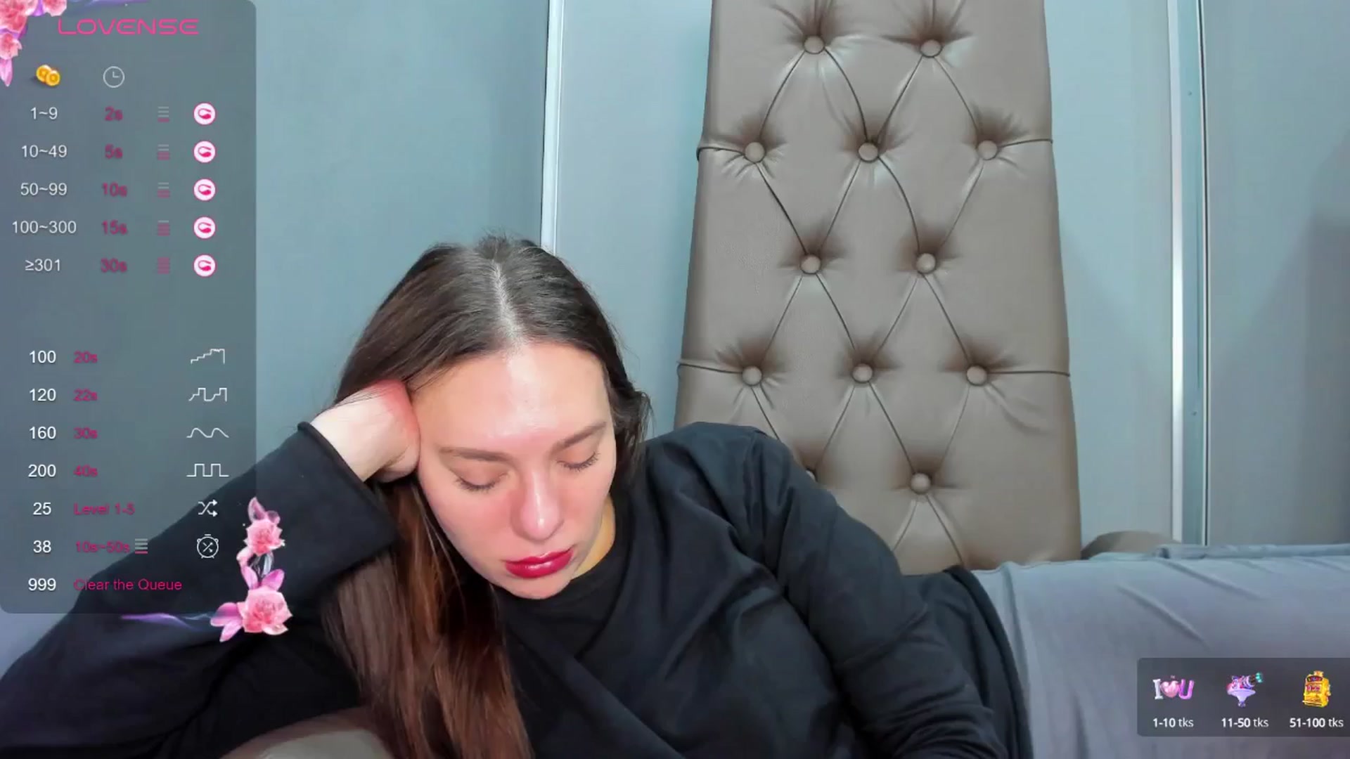 Gallery image thumbnail from Nicole_Kramm's myfreecams stream on, 03/09/2025, 11:05 image 14 of 20