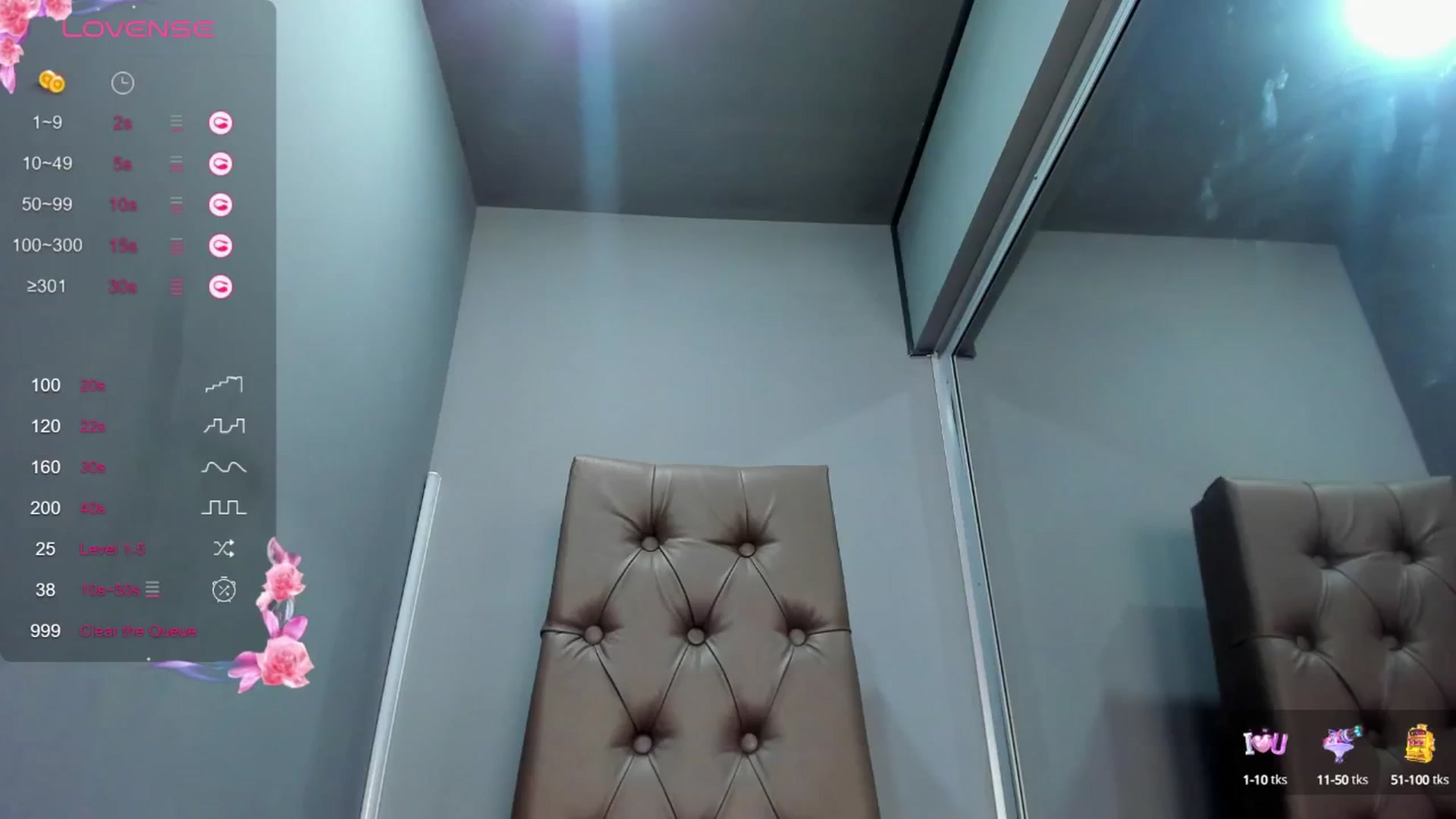 Gallery image thumbnail from Nicole_Kramm's myfreecams stream on, 03/10/2025, 07:25 image 2 of 20