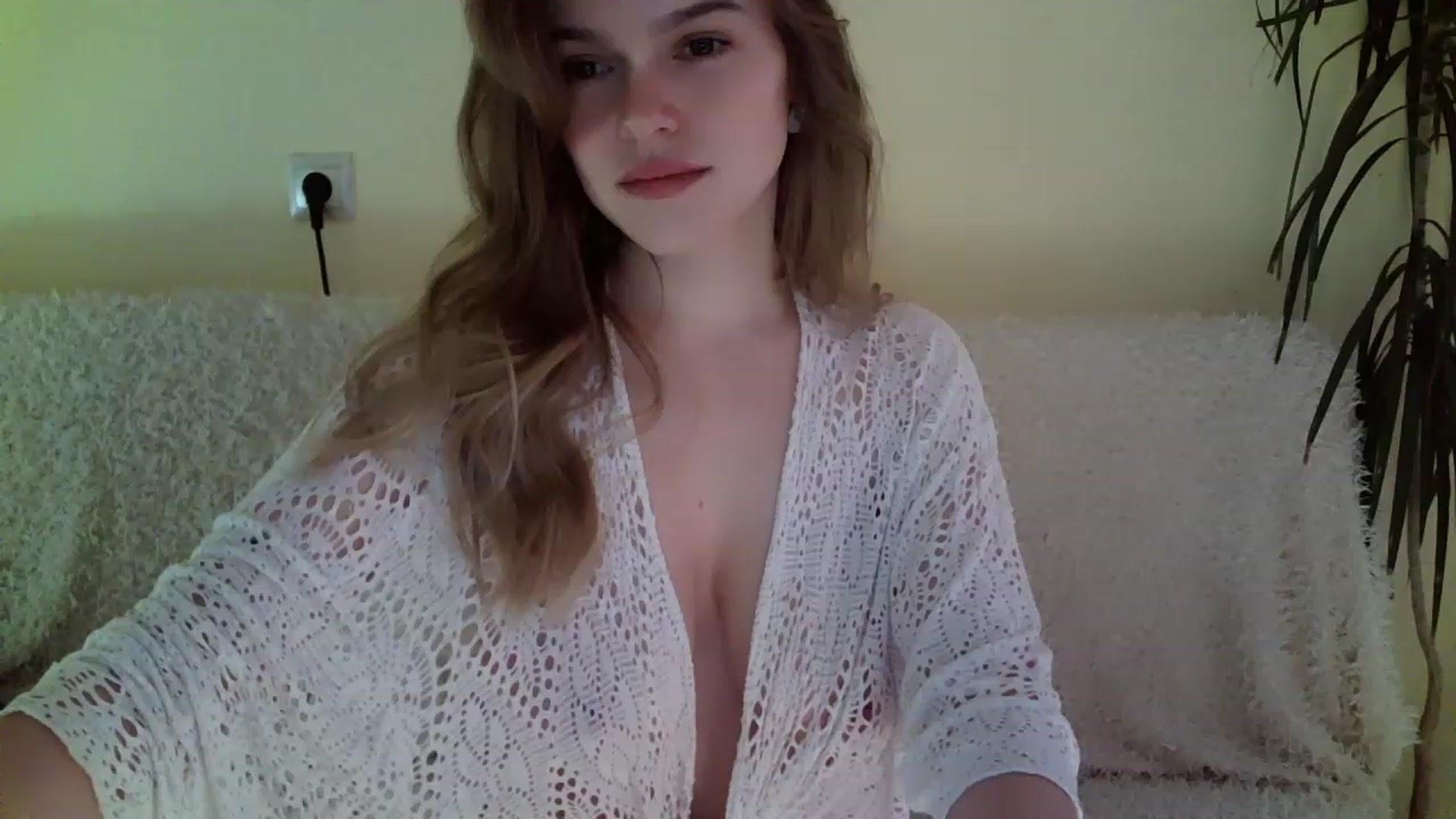 Gallery image thumbnail from Nicole_W's myfreecams stream on, 12/04/2022, 09:00 image 20 of 20