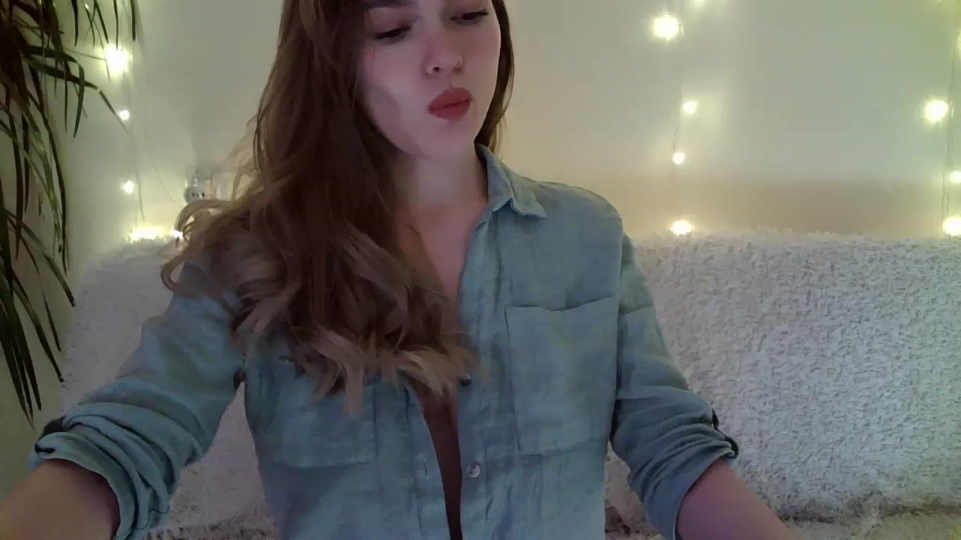 Gallery image thumbnail from Nicole_W's myfreecams stream on, 12/17/2022, 09:39 image 3 of 20