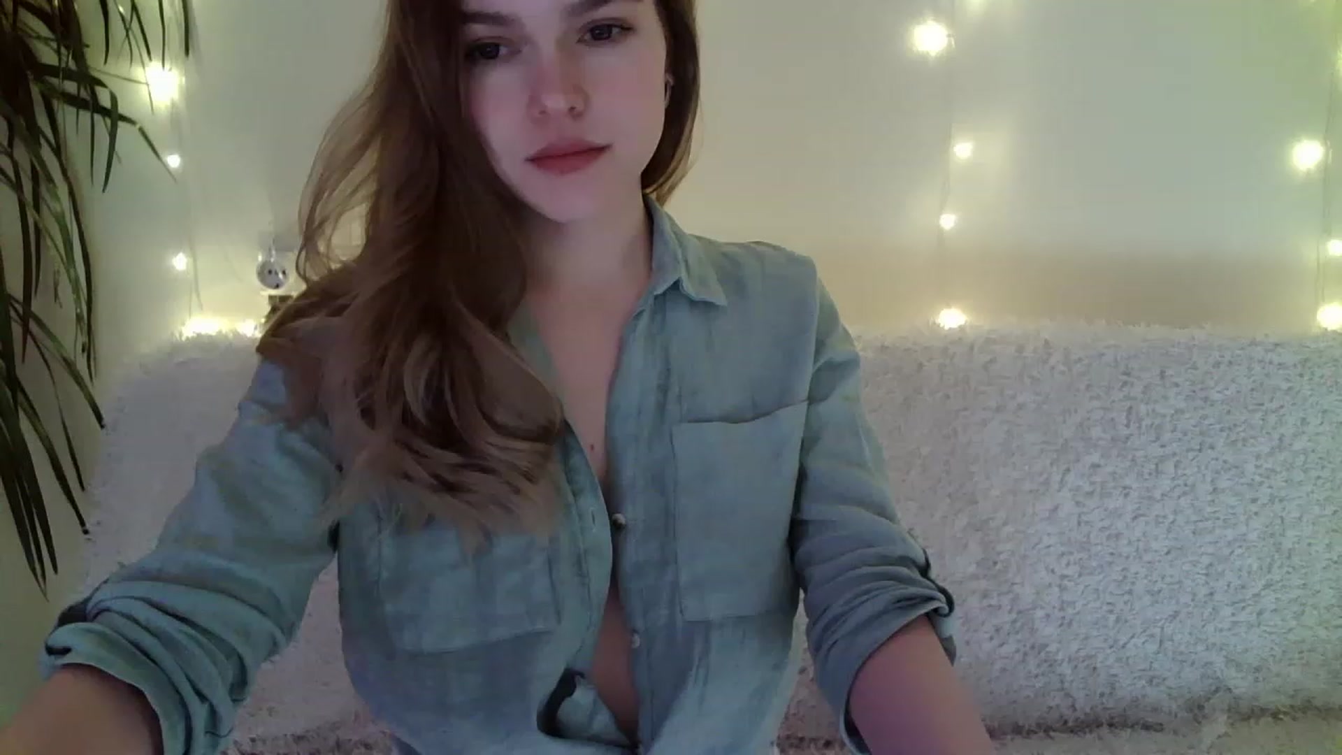 Gallery image thumbnail from Nicole_W's myfreecams stream on, 12/17/2022, 09:39 image 10 of 20