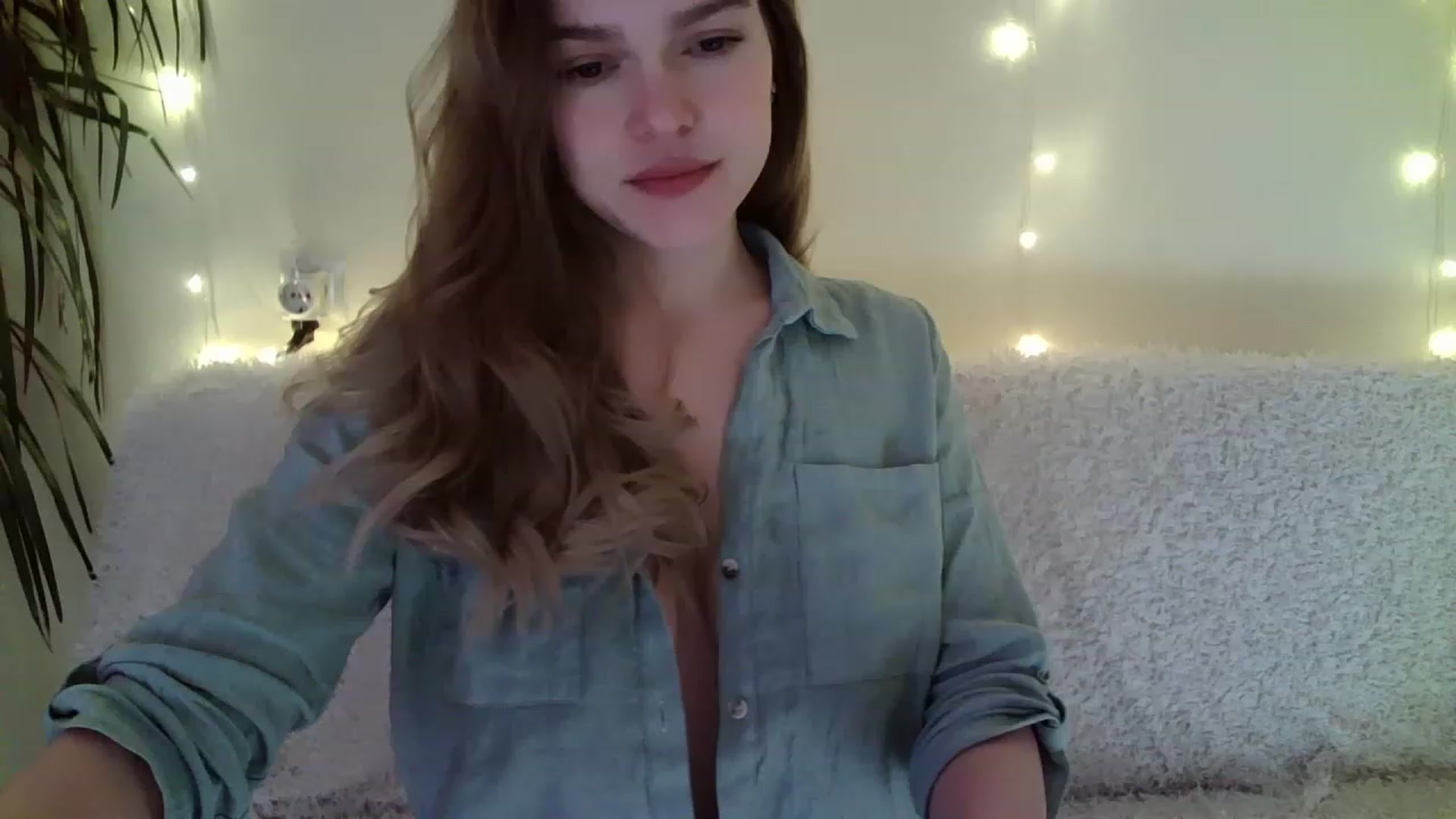 Gallery image thumbnail from Nicole_W's myfreecams stream on, 12/17/2022, 09:39 image 6 of 20