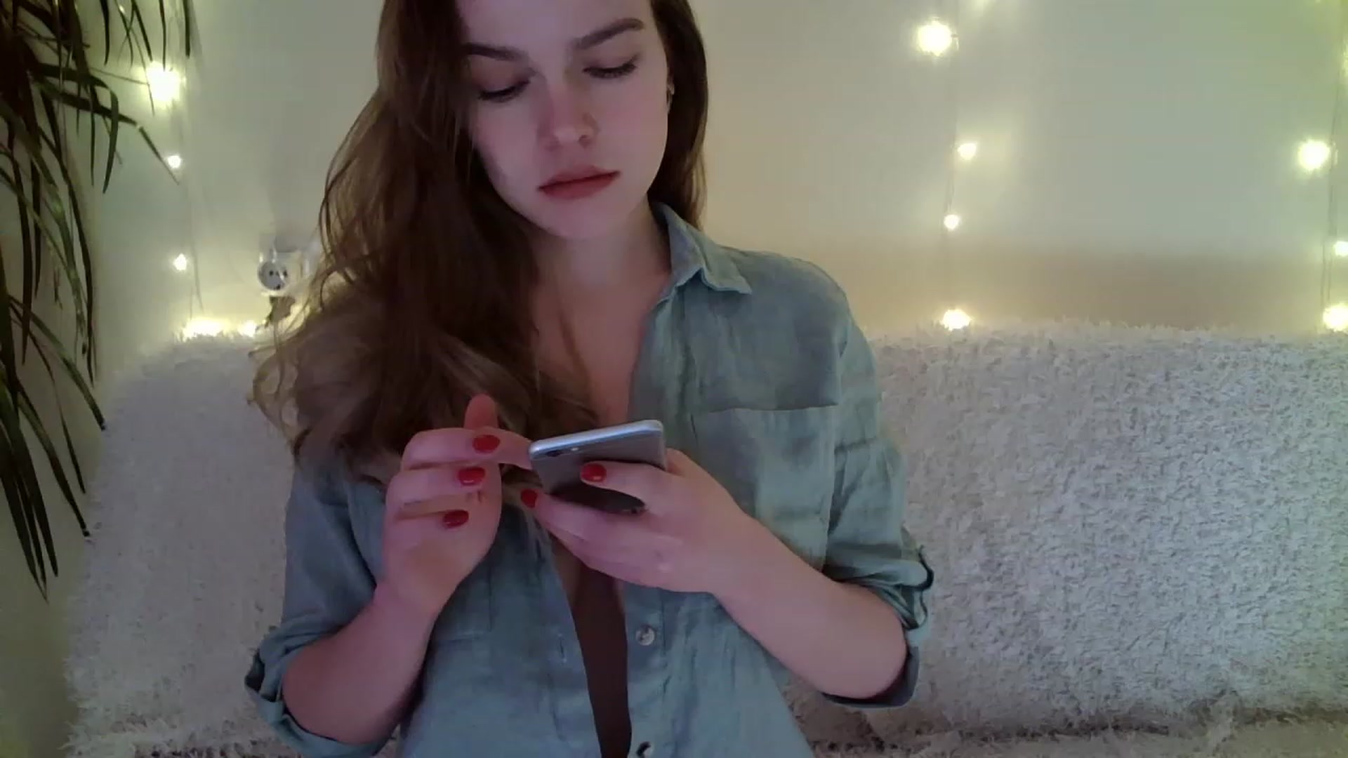 Gallery image thumbnail from Nicole_W's myfreecams stream on, 12/17/2022, 09:39 image 4 of 20