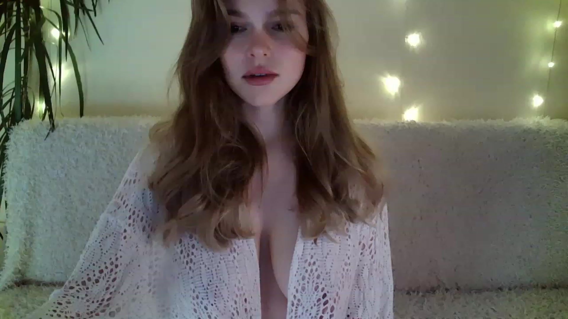 Gallery image thumbnail from Nicole_W's myfreecams stream on, 12/24/2022, 10:35 image 9 of 20