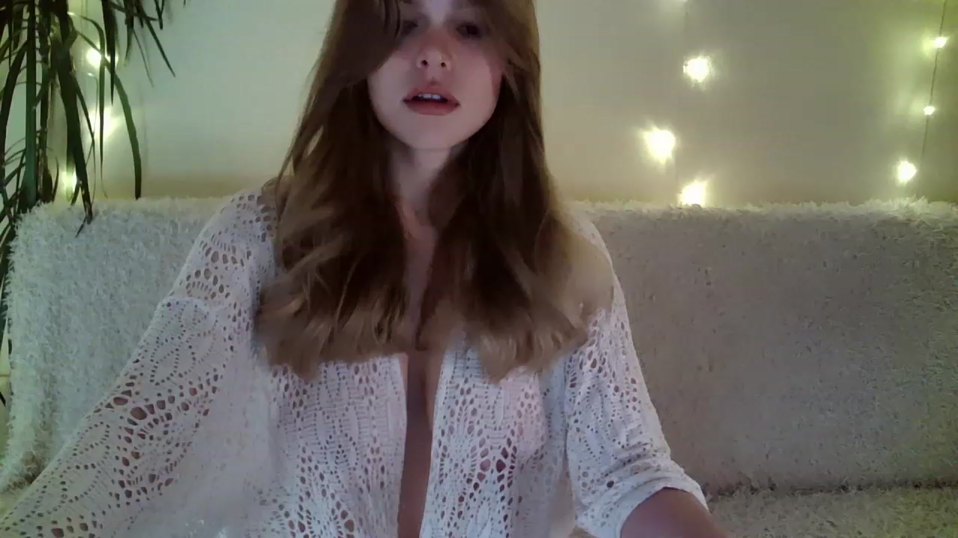 Gallery image thumbnail from Nicole_W's myfreecams stream on, 12/24/2022, 10:35 image 13 of 20