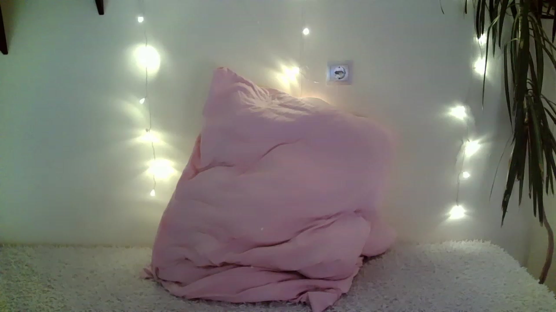 Gallery image thumbnail from Nicole_W's myfreecams stream on, 12/30/2022, 07:16 image 6 of 20