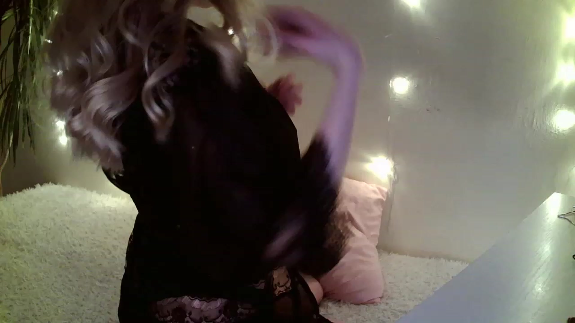 Gallery image thumbnail from Nicole_W's myfreecams stream on, 01/29/2023, 10:41 image 14 of 20