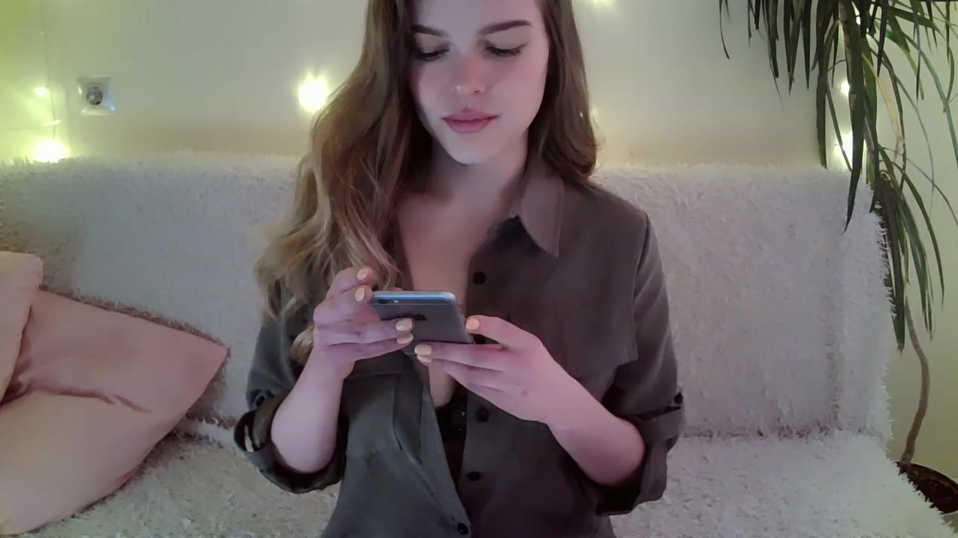 Gallery image thumbnail from Nicole_W's myfreecams stream on, 02/11/2023, 08:48 image 2 of 20