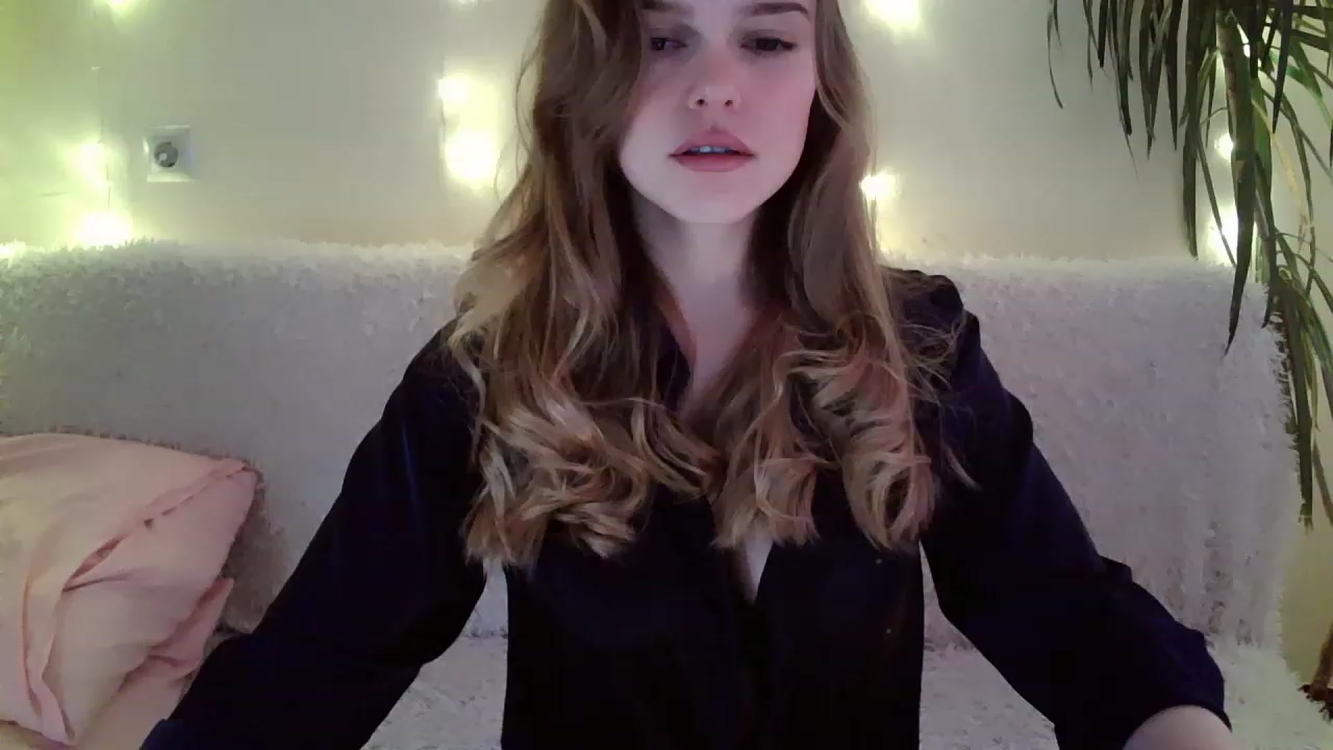 Gallery image thumbnail from Nicole_W's myfreecams stream on, 02/12/2023, 06:36 image 2 of 20