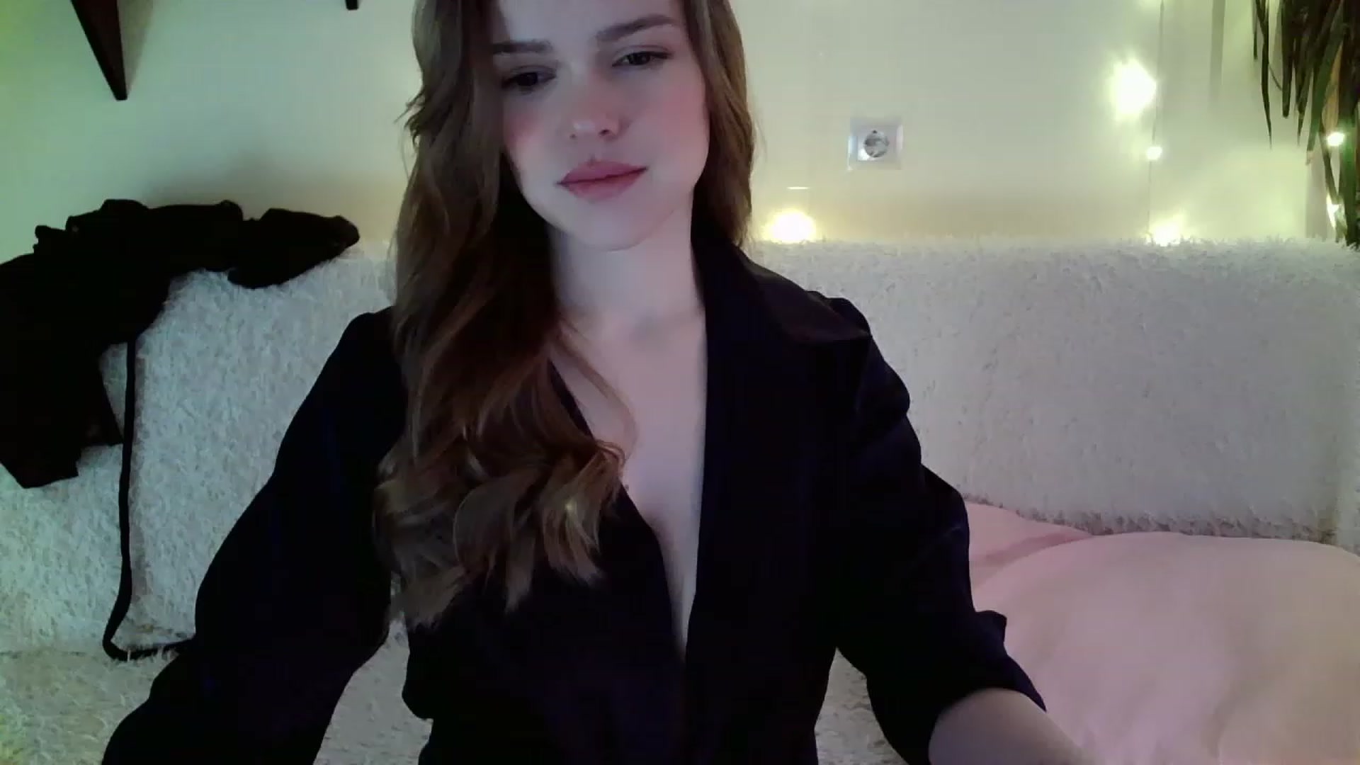 Gallery image thumbnail from Nicole_W's myfreecams stream on, 02/26/2023, 07:08 image 20 of 20