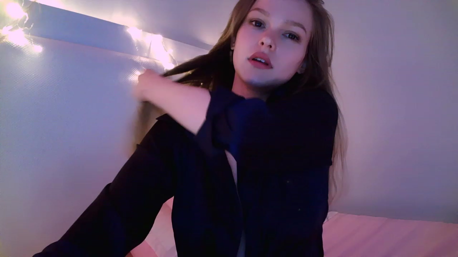 Gallery image thumbnail from Nicole_W's myfreecams stream on, 04/30/2023, 08:05 image 2 of 20