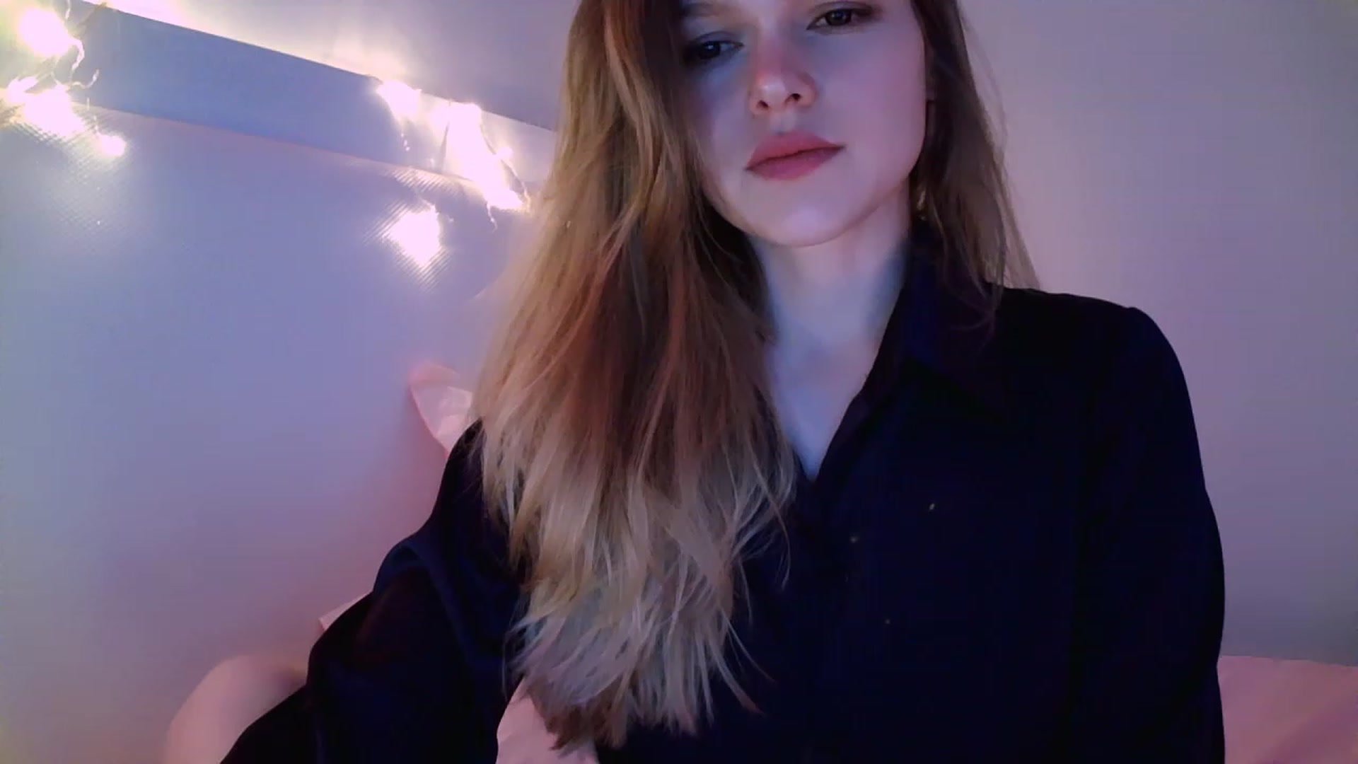 Gallery image thumbnail from Nicole_W's myfreecams stream on, 04/30/2023, 08:05 image 3 of 20