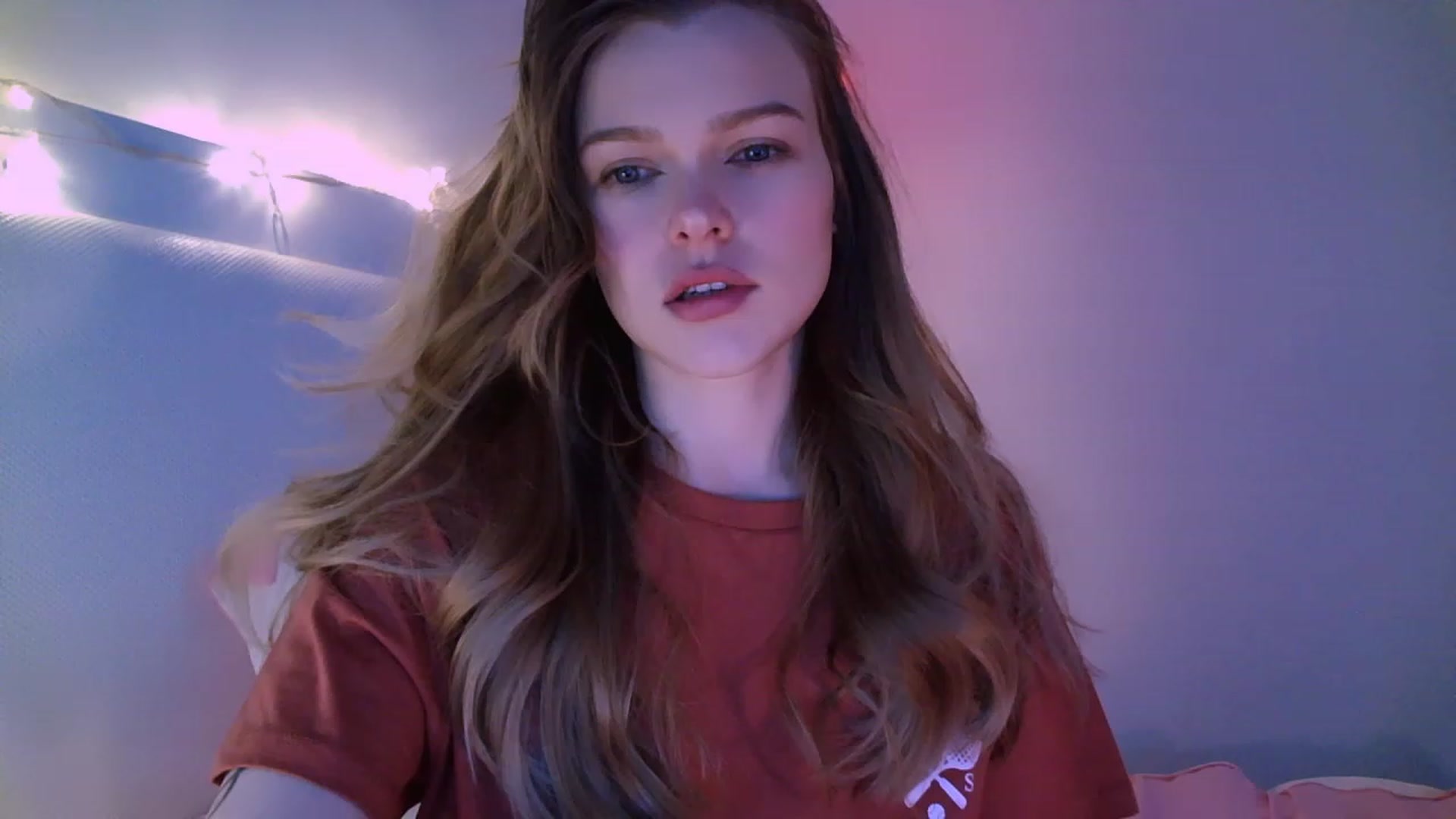 Gallery image thumbnail from Nicole_W's myfreecams stream on, 05/03/2023, 06:30 image 18 of 20