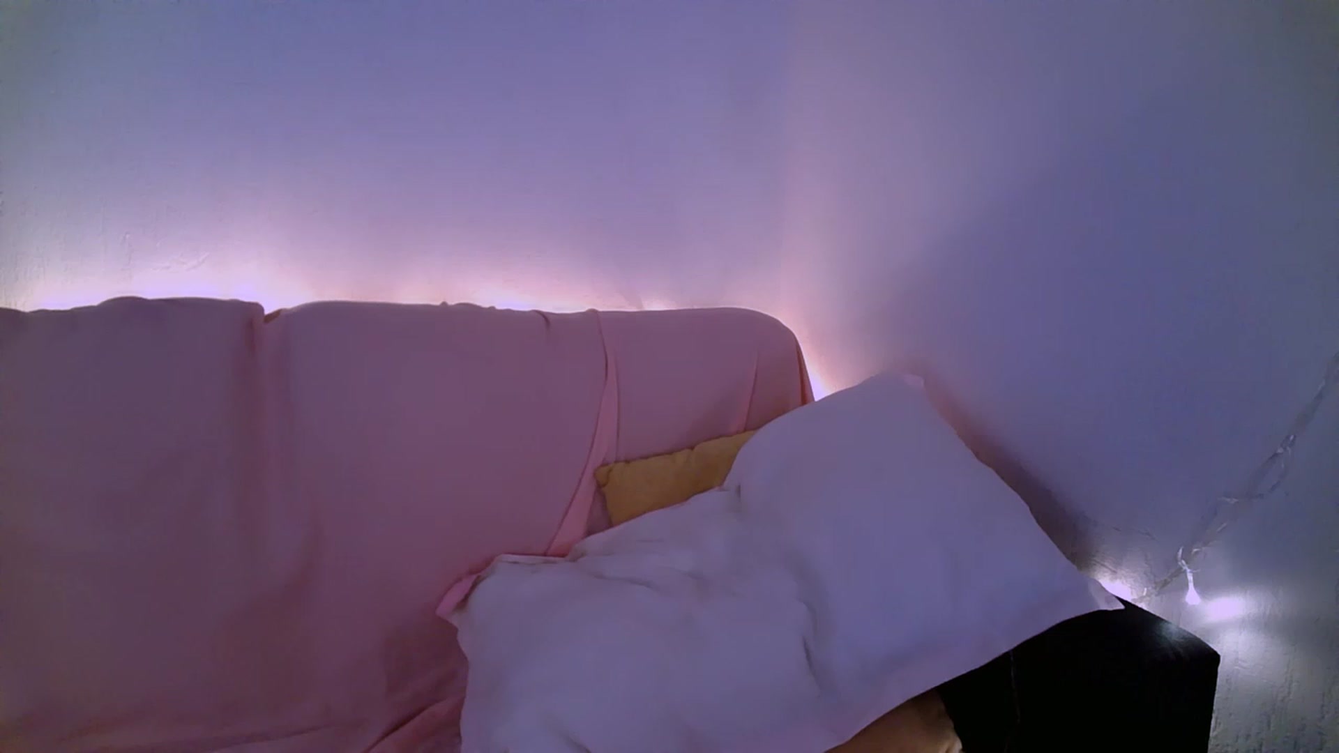 Gallery image thumbnail from Nicole_W's myfreecams stream on, 06/23/2023, 04:50 image 17 of 20