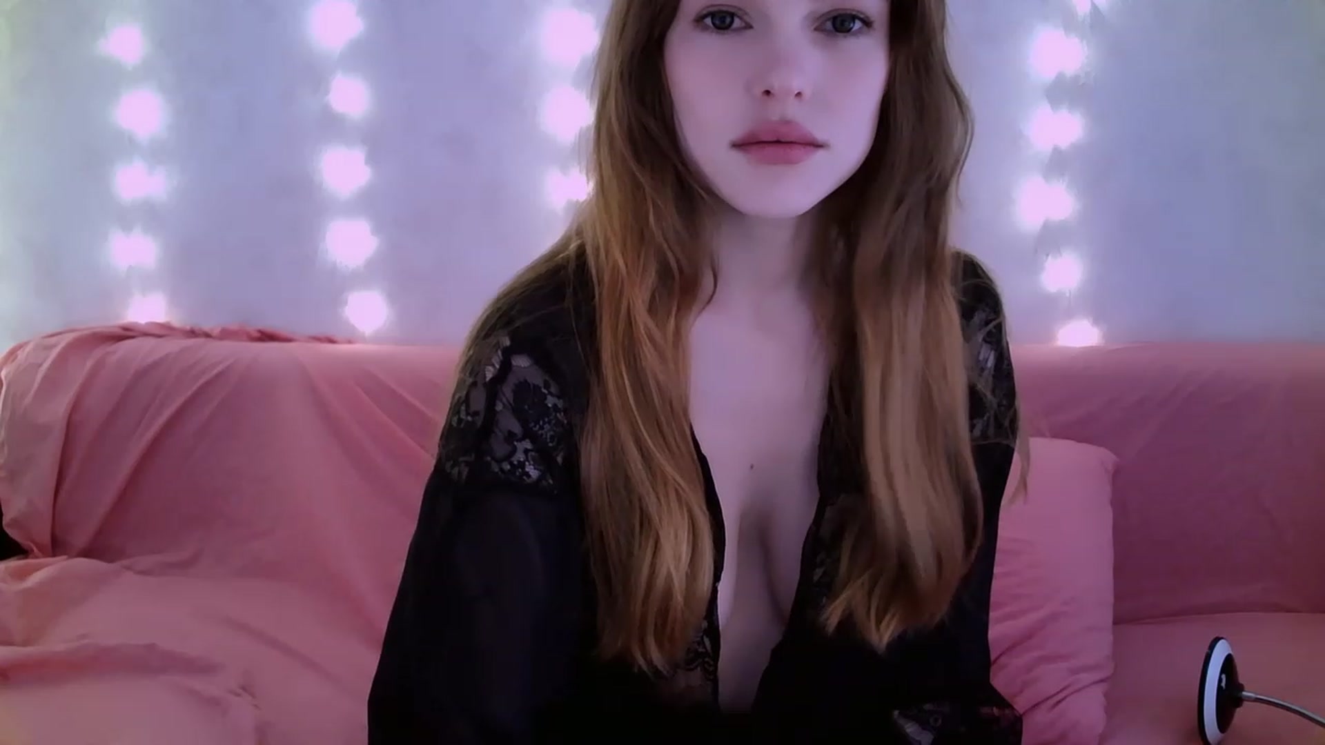 Gallery image thumbnail from Nicole_W's myfreecams stream on, 02/27/2024, 07:17 image 3 of 20