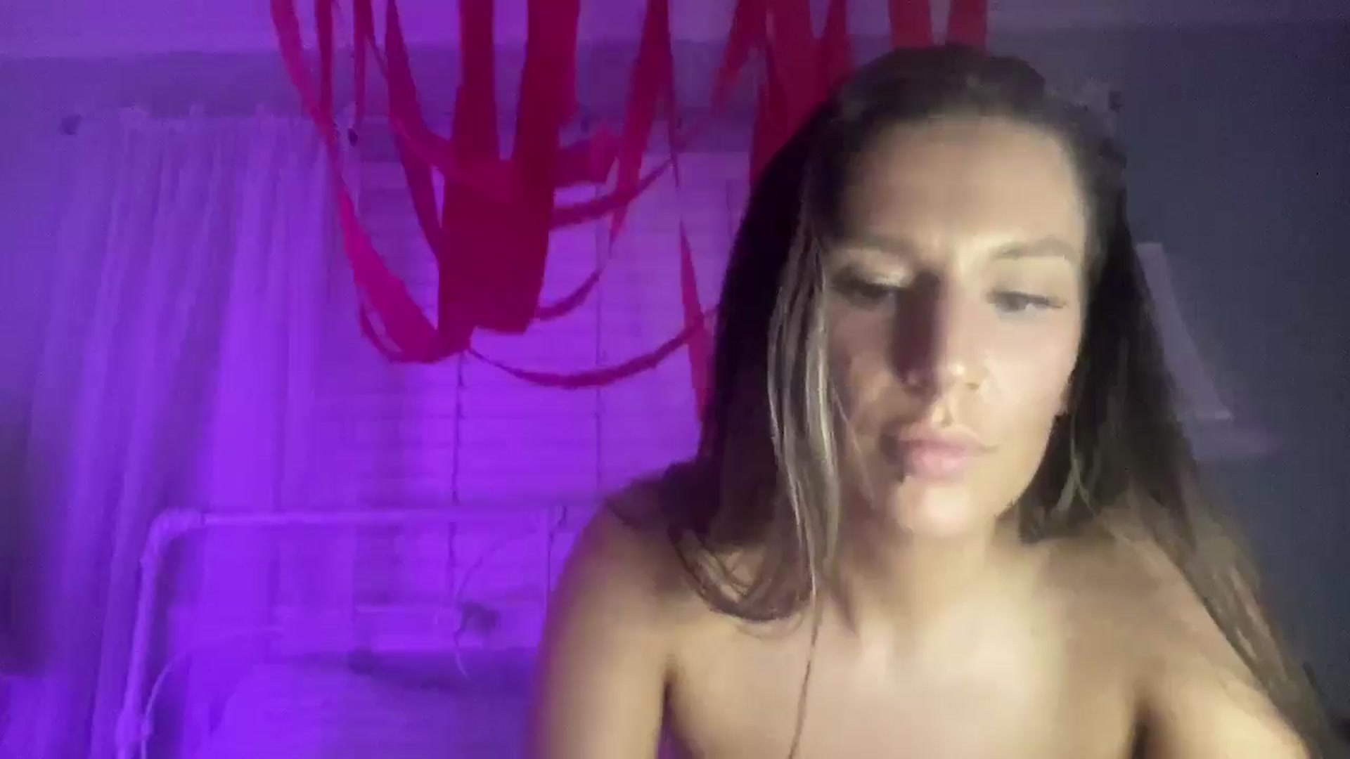 Gallery image thumbnail from Nicole_banks's myfreecams stream on, 02/15/2026, 06:15 image 19 of 20