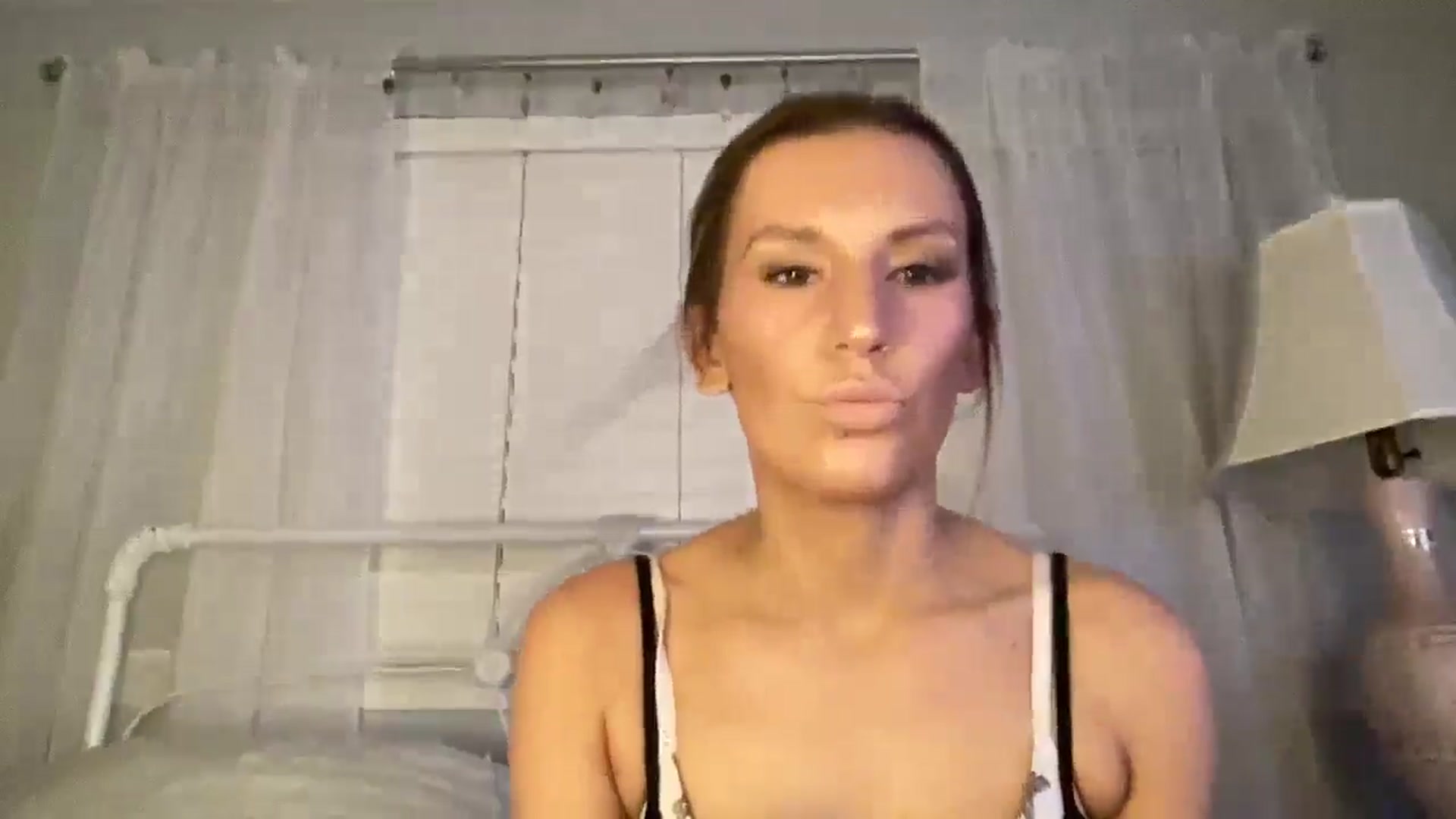 Gallery image thumbnail from Nicole_banks's myfreecams stream on, 02/16/2026, 03:53 image 7 of 20
