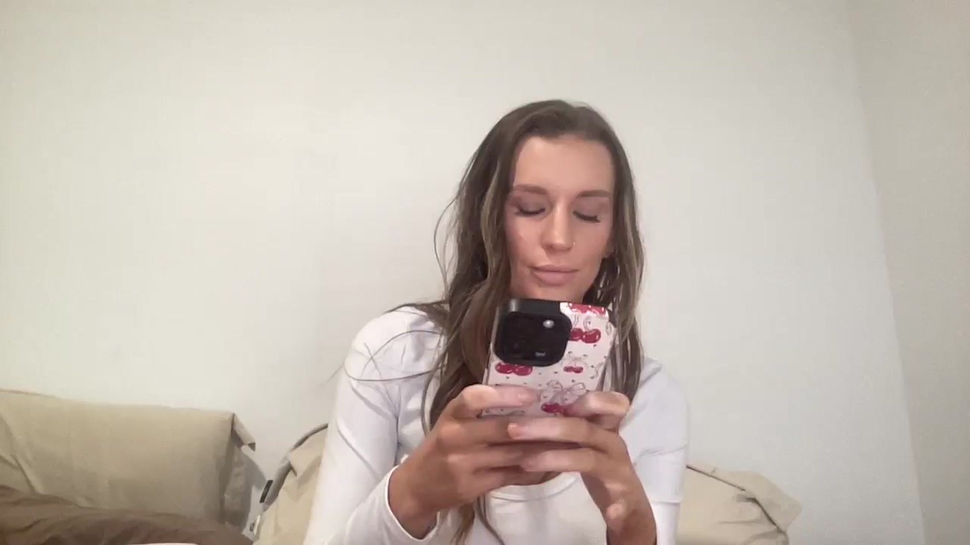 Gallery image thumbnail from Nicole_banks's myfreecams stream on, 04/16/2026, 04:48 image 18 of 20