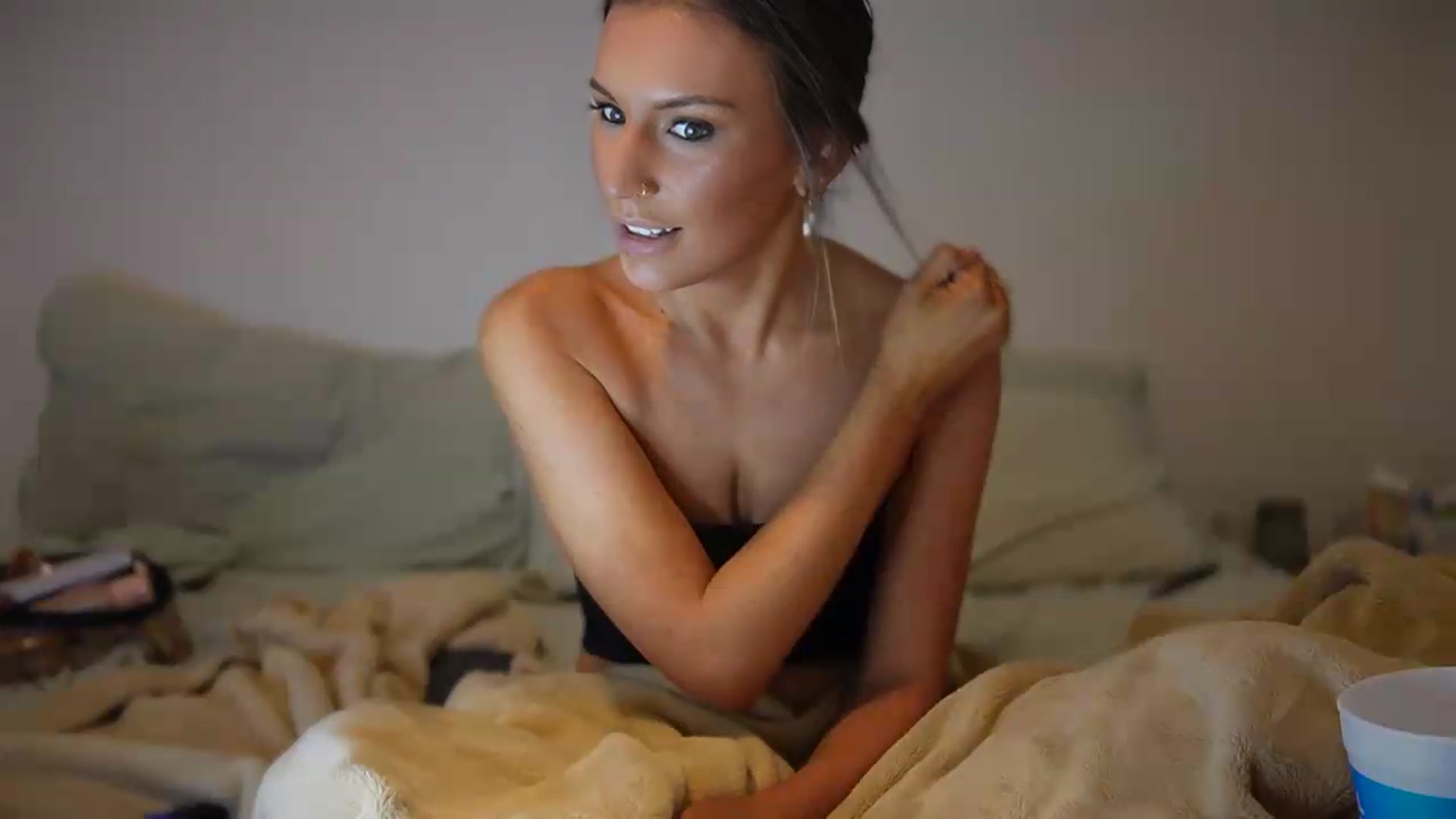 Gallery image thumbnail from Nicole_banks's myfreecams stream on, 07/14/2026, 05:43 image 13 of 20