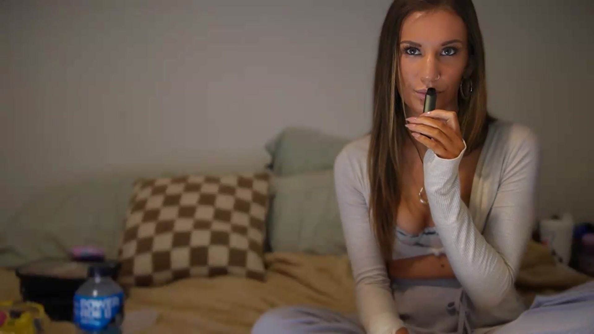 Gallery image thumbnail from Nicole_banks's myfreecams stream on, 07/22/2026, 05:11 image 6 of 20