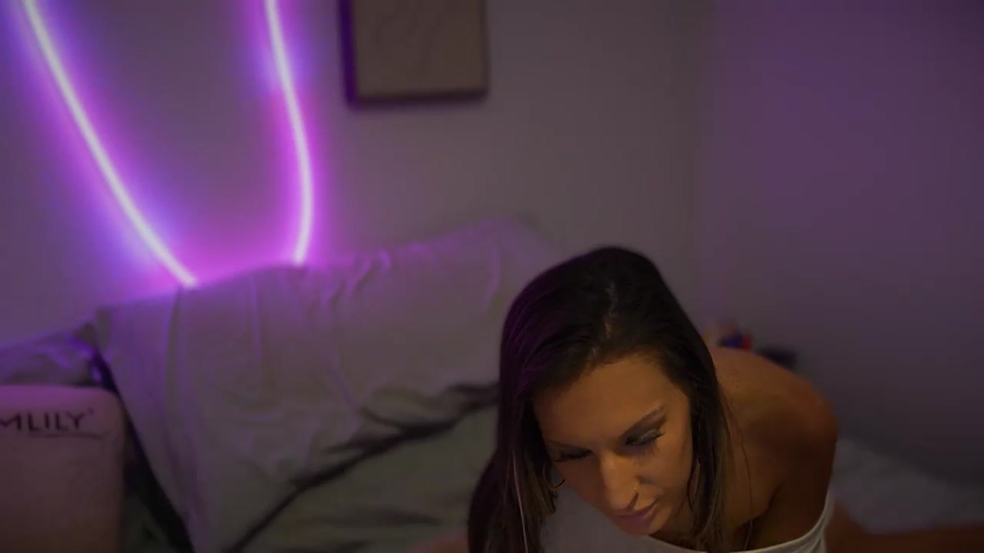 Gallery image thumbnail from Nicole_banks's myfreecams stream on, 07/29/2026, 05:03 image 5 of 20
