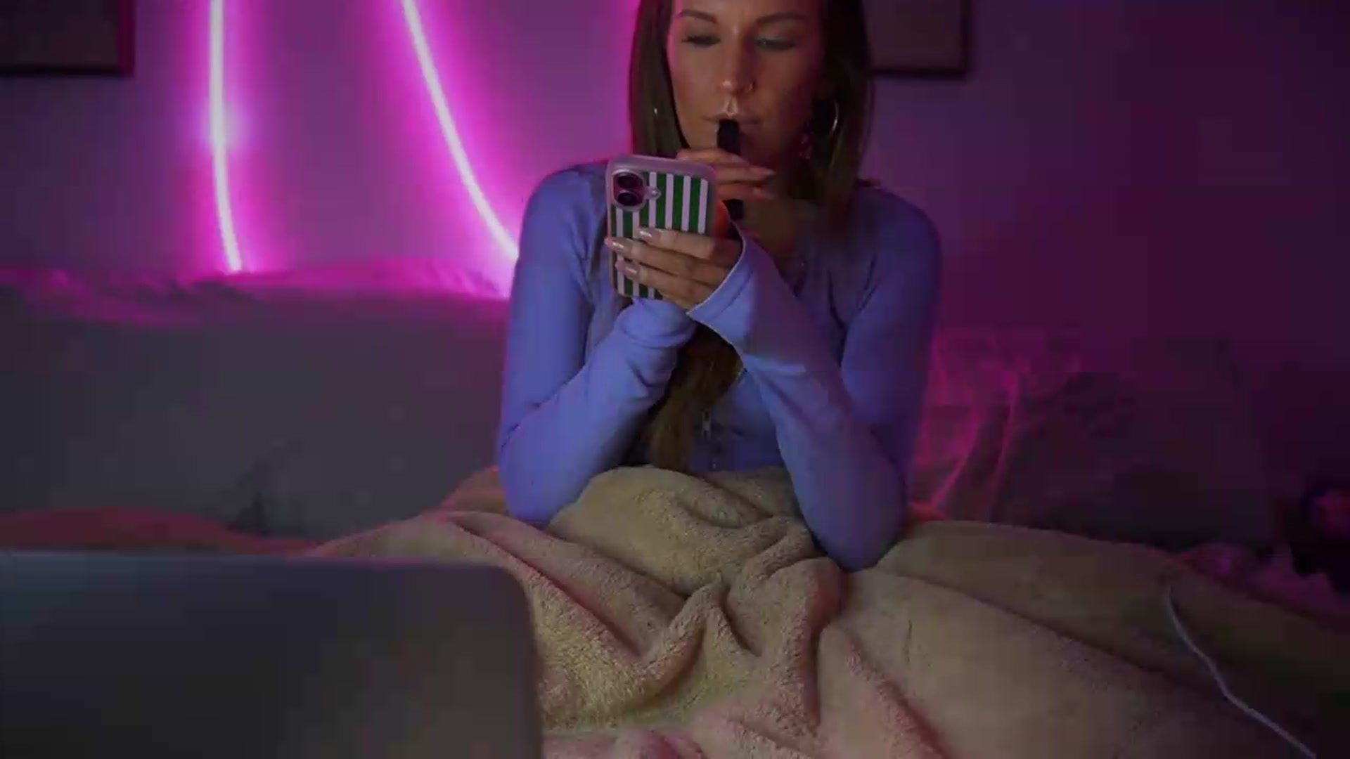 Gallery image thumbnail from Nicole_banks's myfreecams stream on, 07/31/2026, 05:54 image 4 of 20