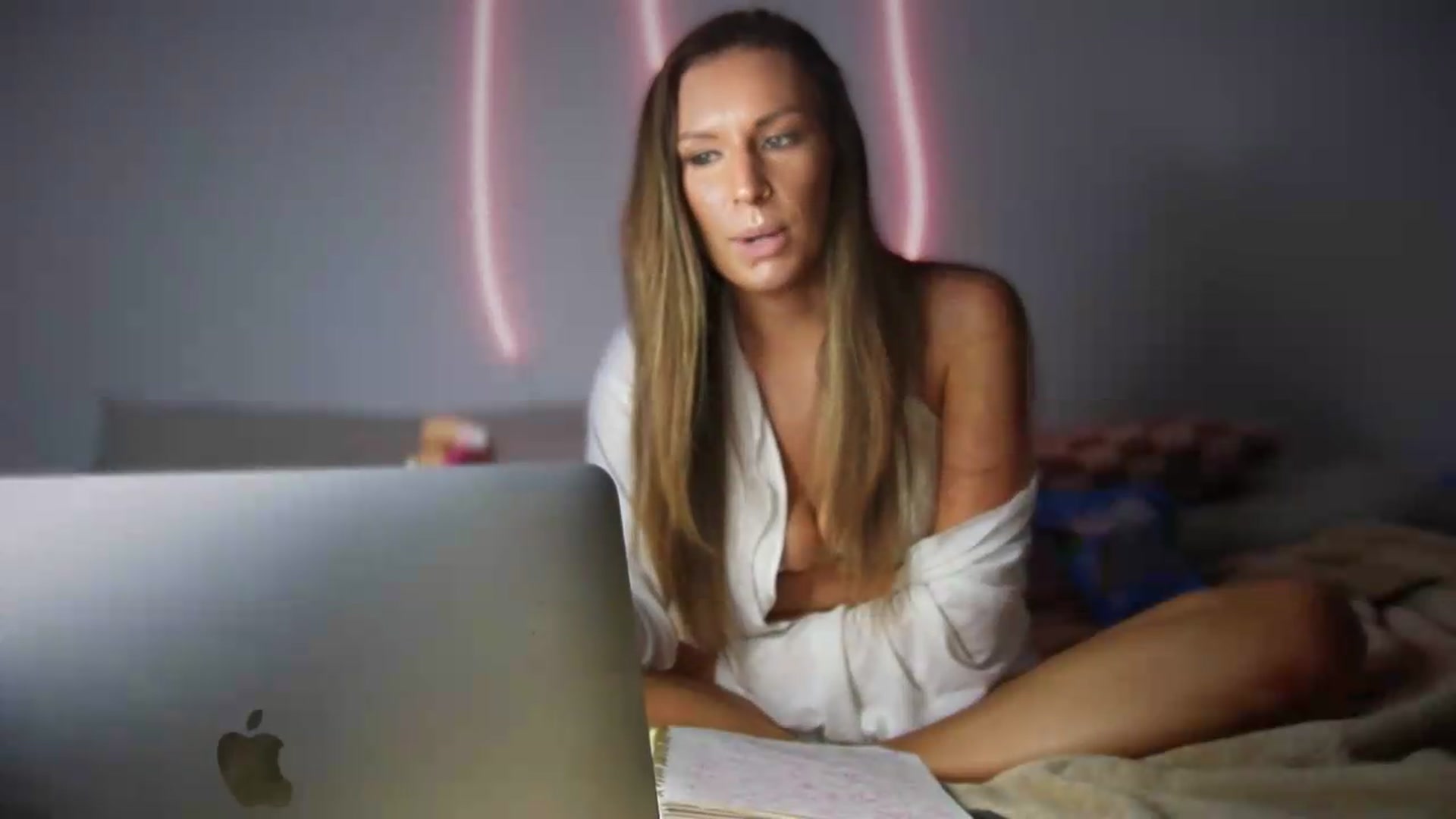 Gallery image thumbnail from Nicole_banks's myfreecams stream on, 08/12/2026, 06:52 image 8 of 20