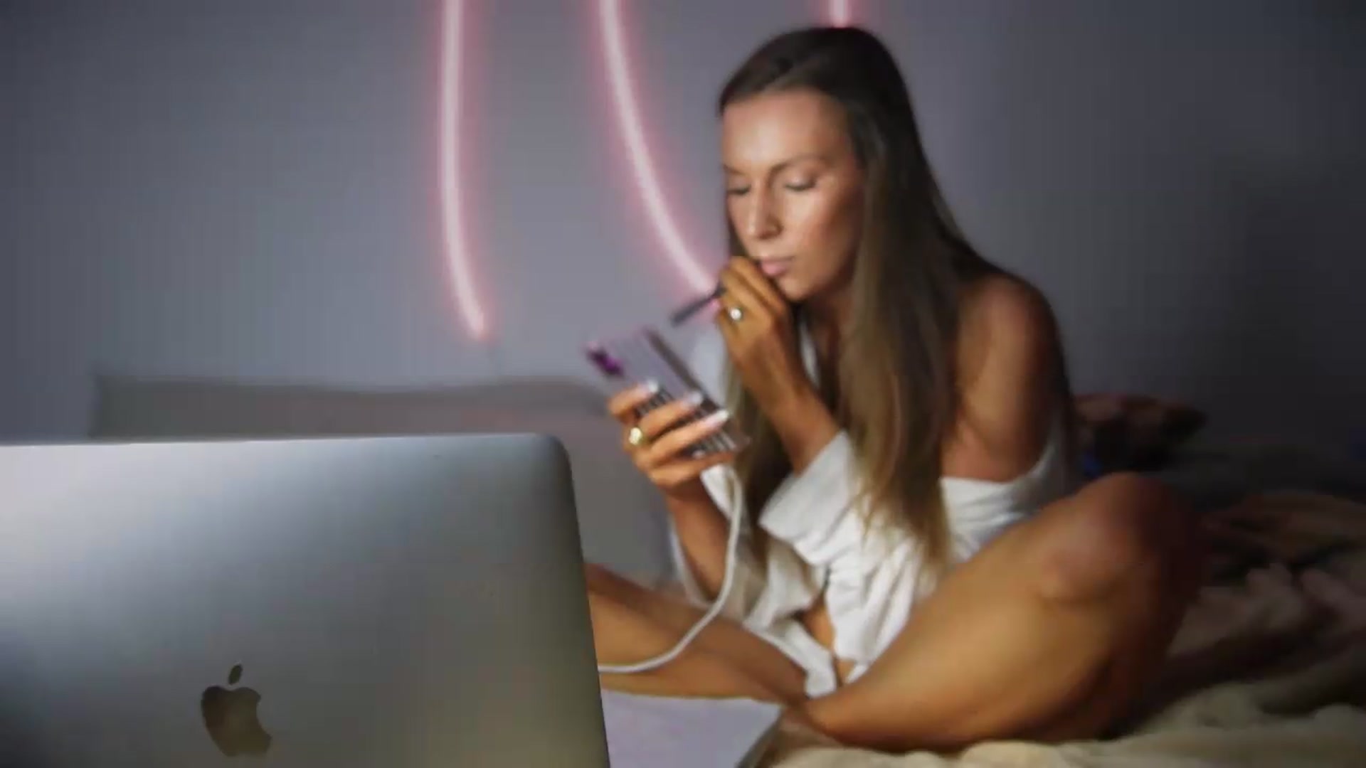 Gallery image thumbnail from Nicole_banks's myfreecams stream on, 08/12/2026, 06:52 image 11 of 20