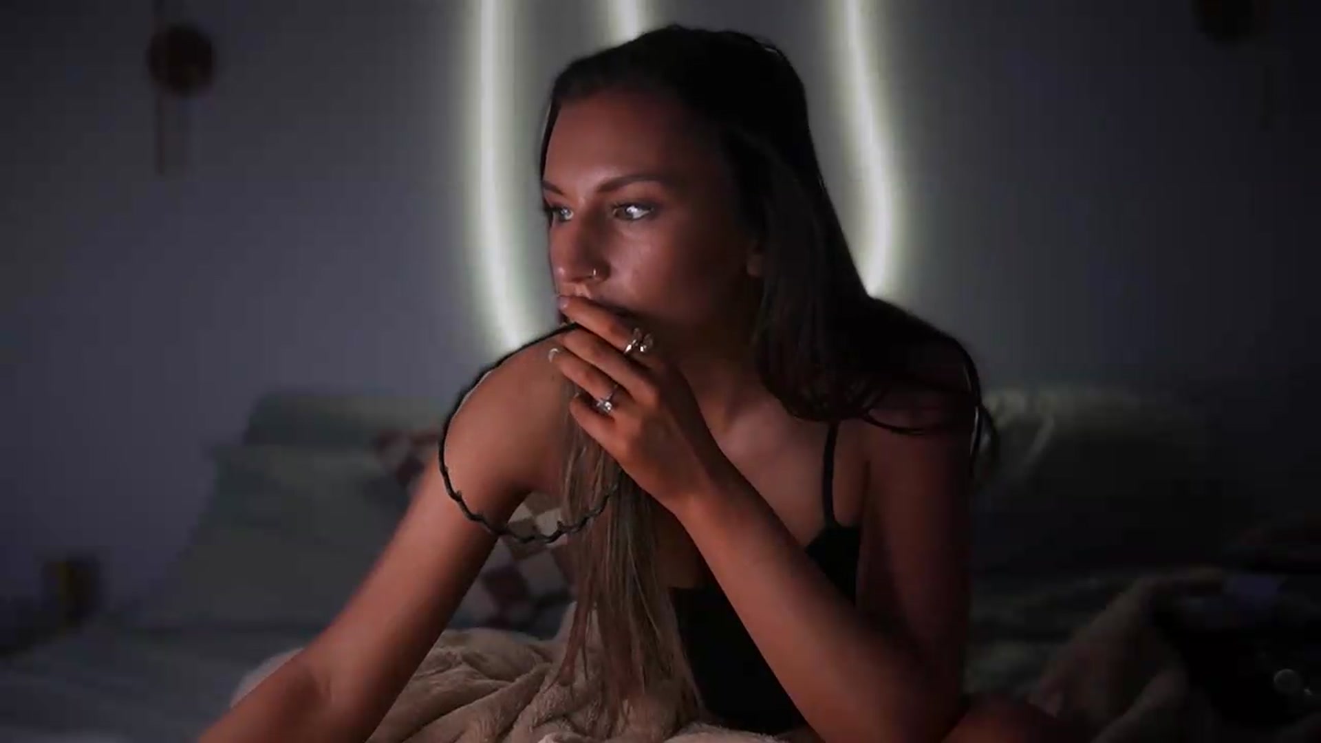 Gallery image thumbnail from Nicole_banks's myfreecams stream on, 08/19/2026, 03:54 image 15 of 20