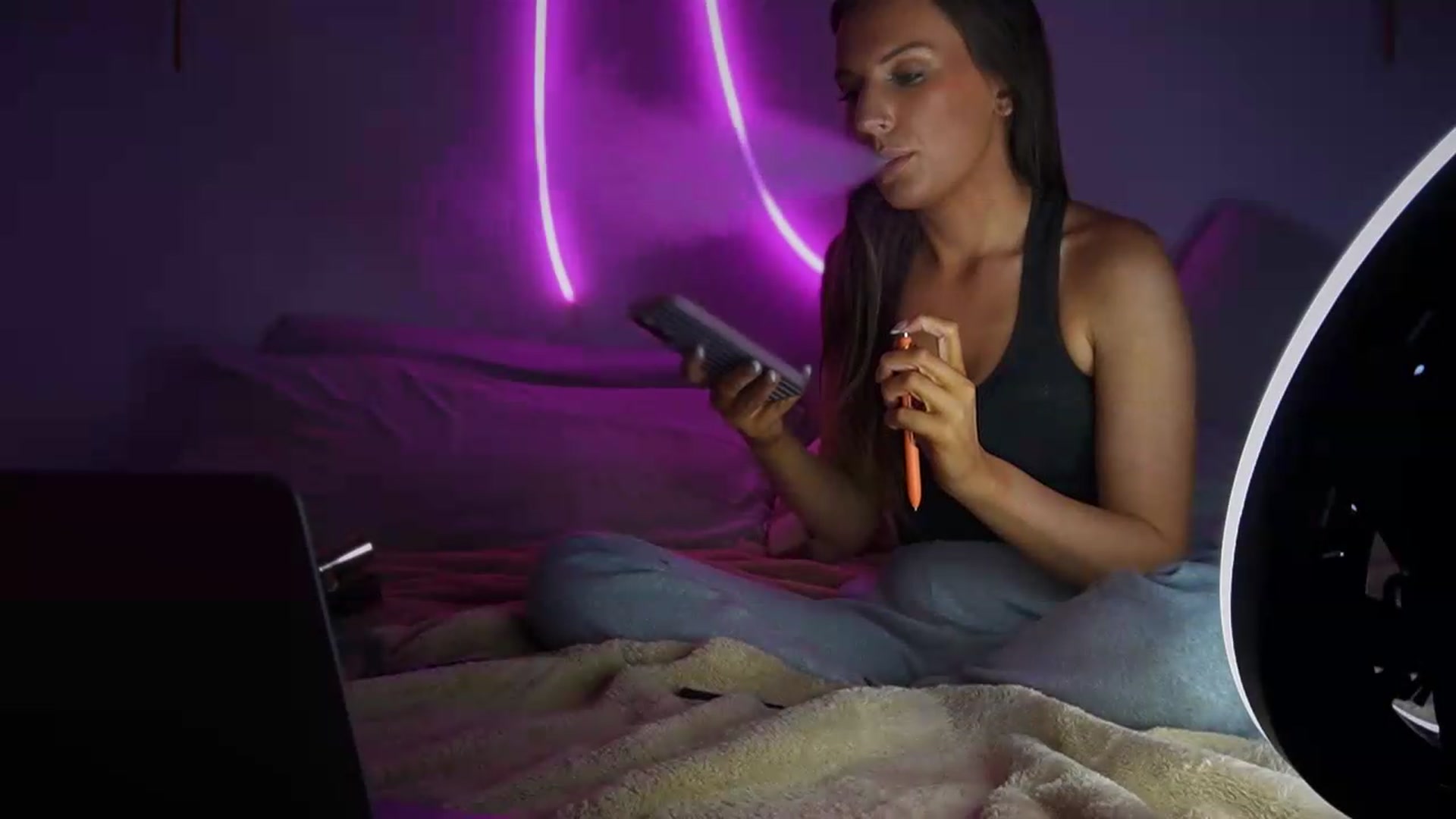 Gallery image thumbnail from Nicole_banks's myfreecams stream on, 08/21/2026, 03:08 image 9 of 20