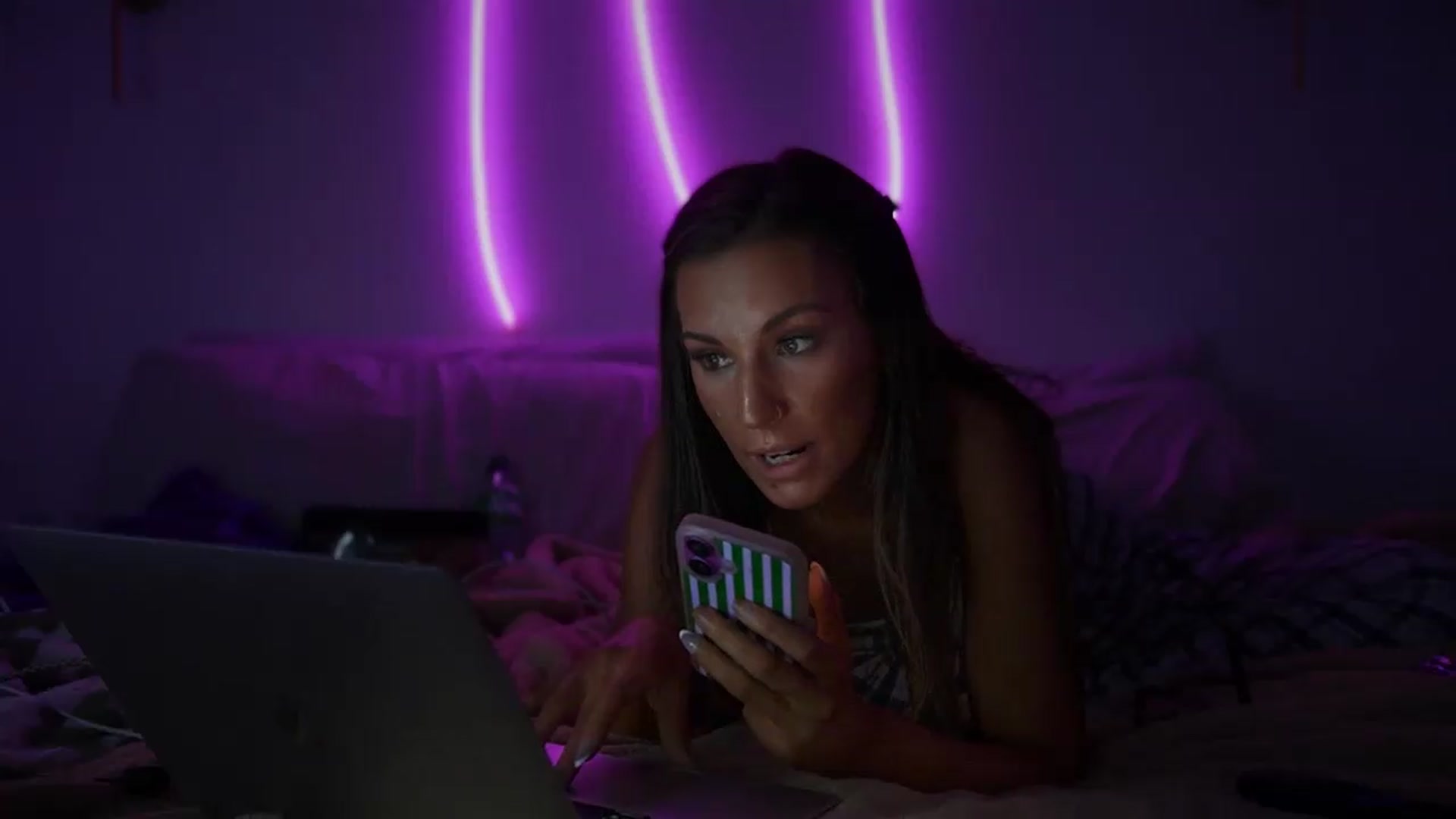 Gallery image thumbnail from Nicole_banks's myfreecams stream on, 08/25/2026, 04:26 image 7 of 20
