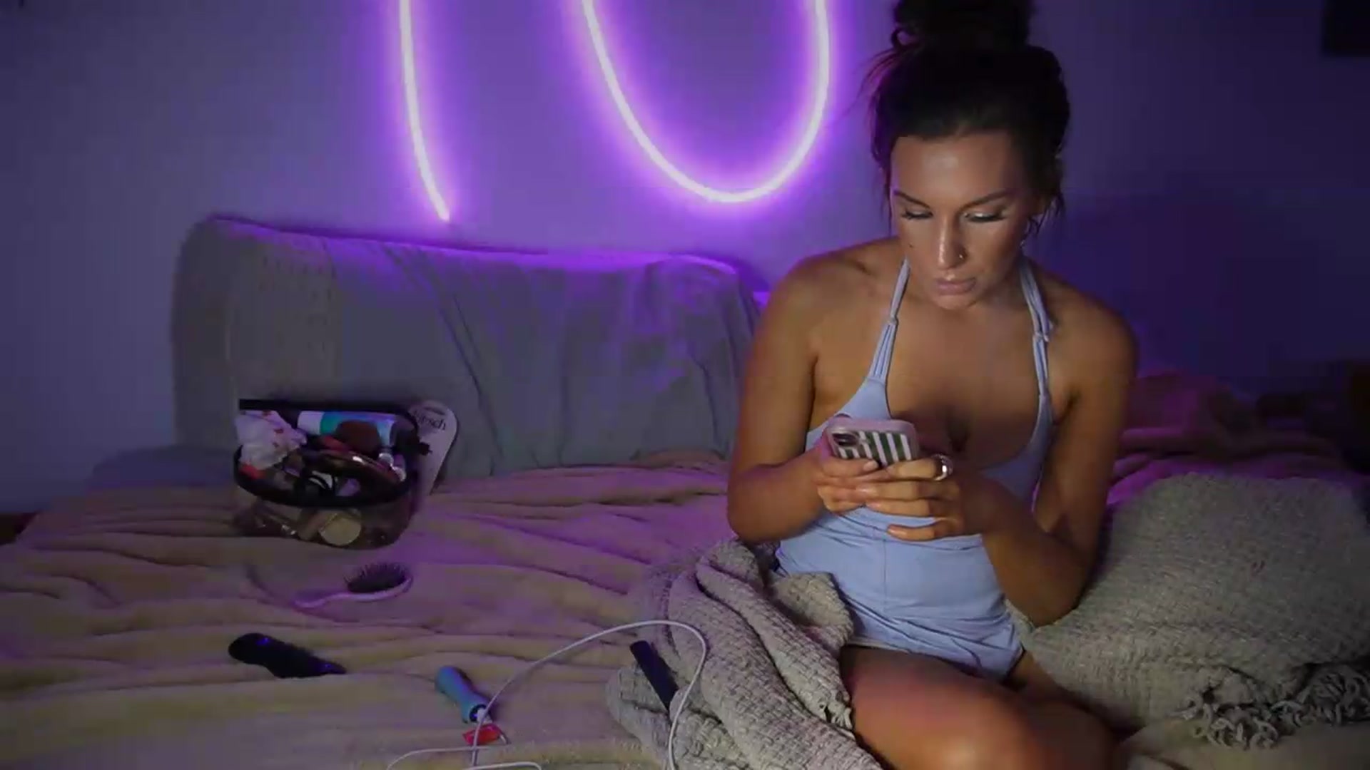 Gallery image thumbnail from Nicole_banks's myfreecams stream on, 09/08/2026, 05:00 image 10 of 20
