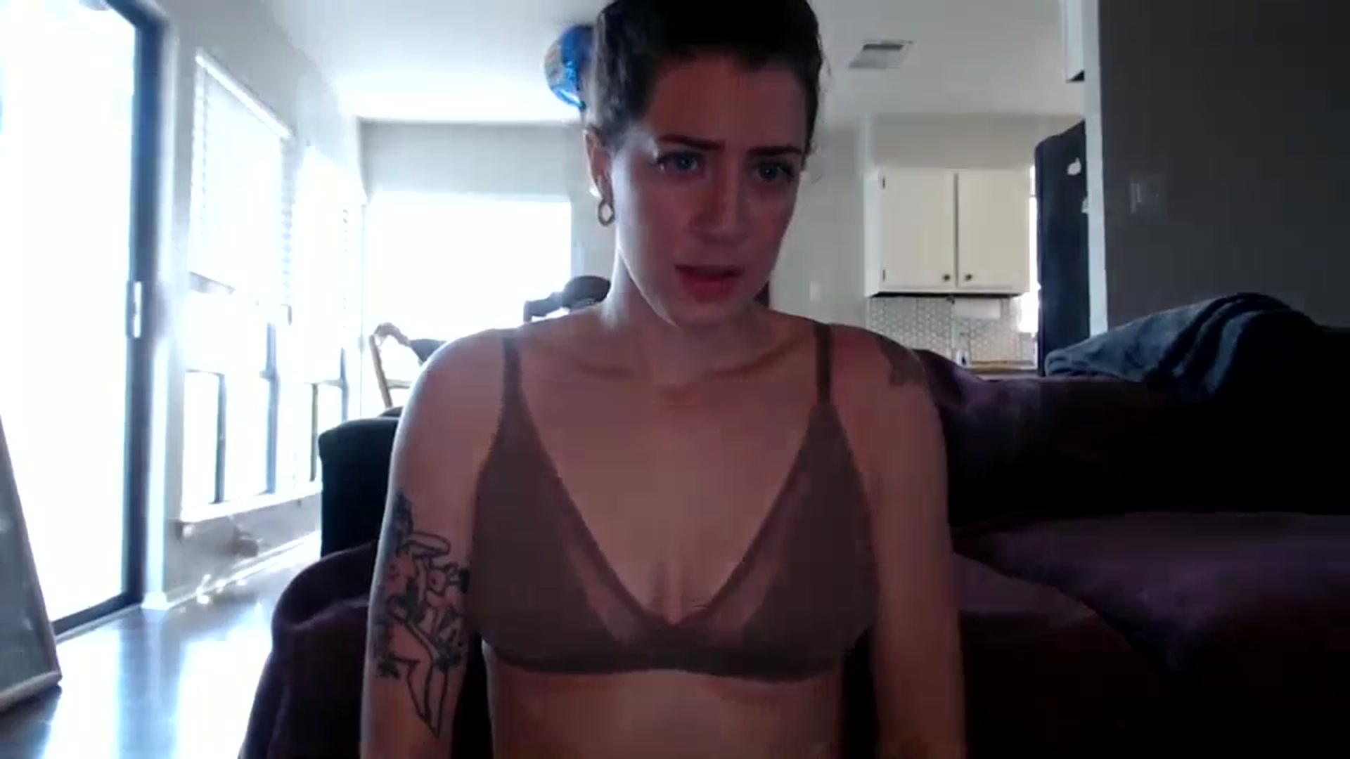 Gallery image thumbnail from Nicole_quinn's myfreecams stream on, 10/16/2024, 14:02 image 6 of 20