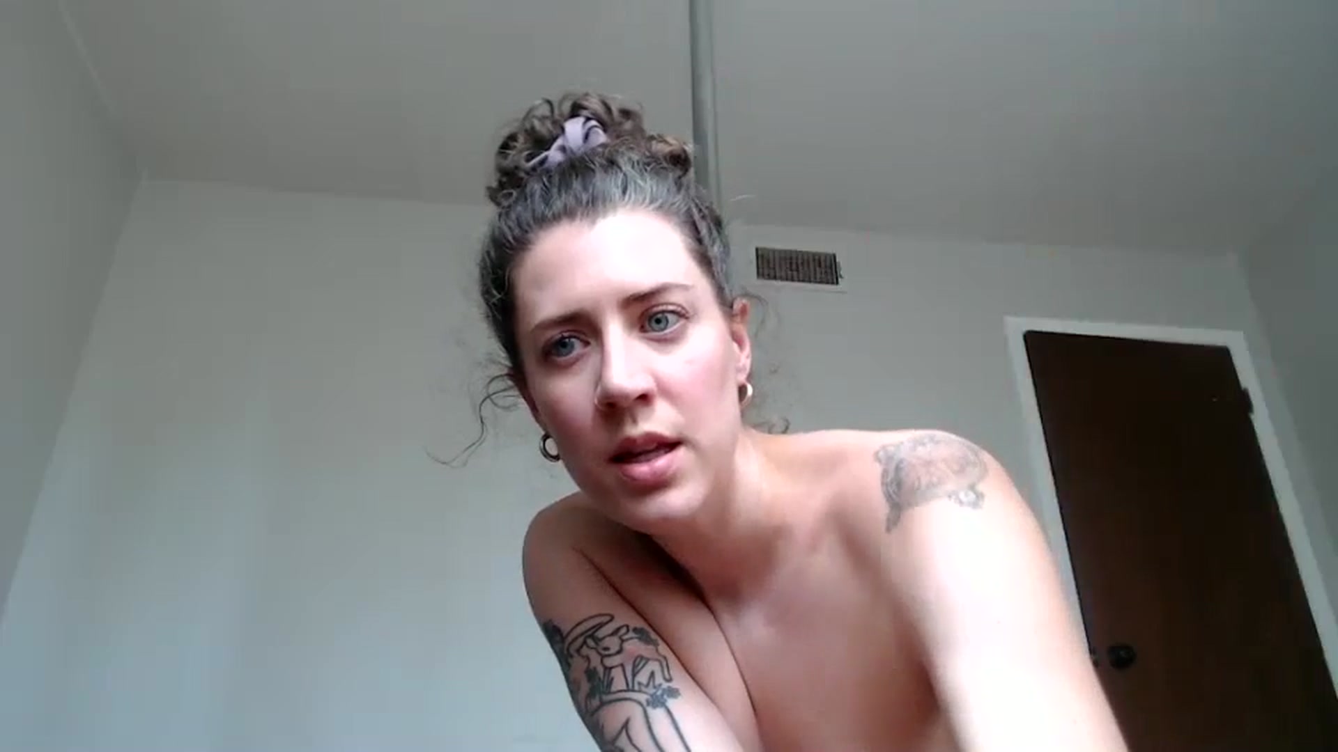 Gallery image thumbnail from Nicole_quinn's myfreecams stream on, 10/16/2024, 19:19 image 9 of 20