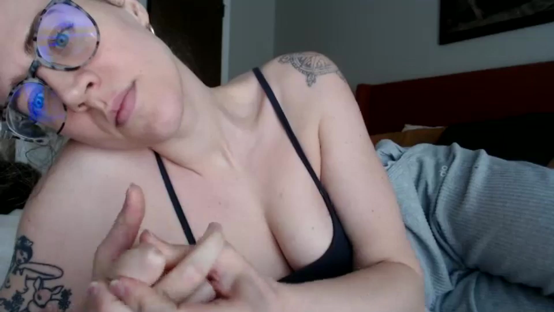 Gallery image thumbnail from Nicole_quinn's myfreecams stream on, 10/17/2024, 16:03 image 19 of 20