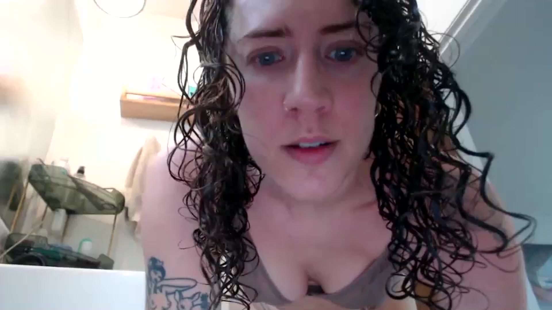 Gallery image thumbnail from Nicole_quinn's myfreecams stream on, 10/17/2024, 18:38 image 1 of 20