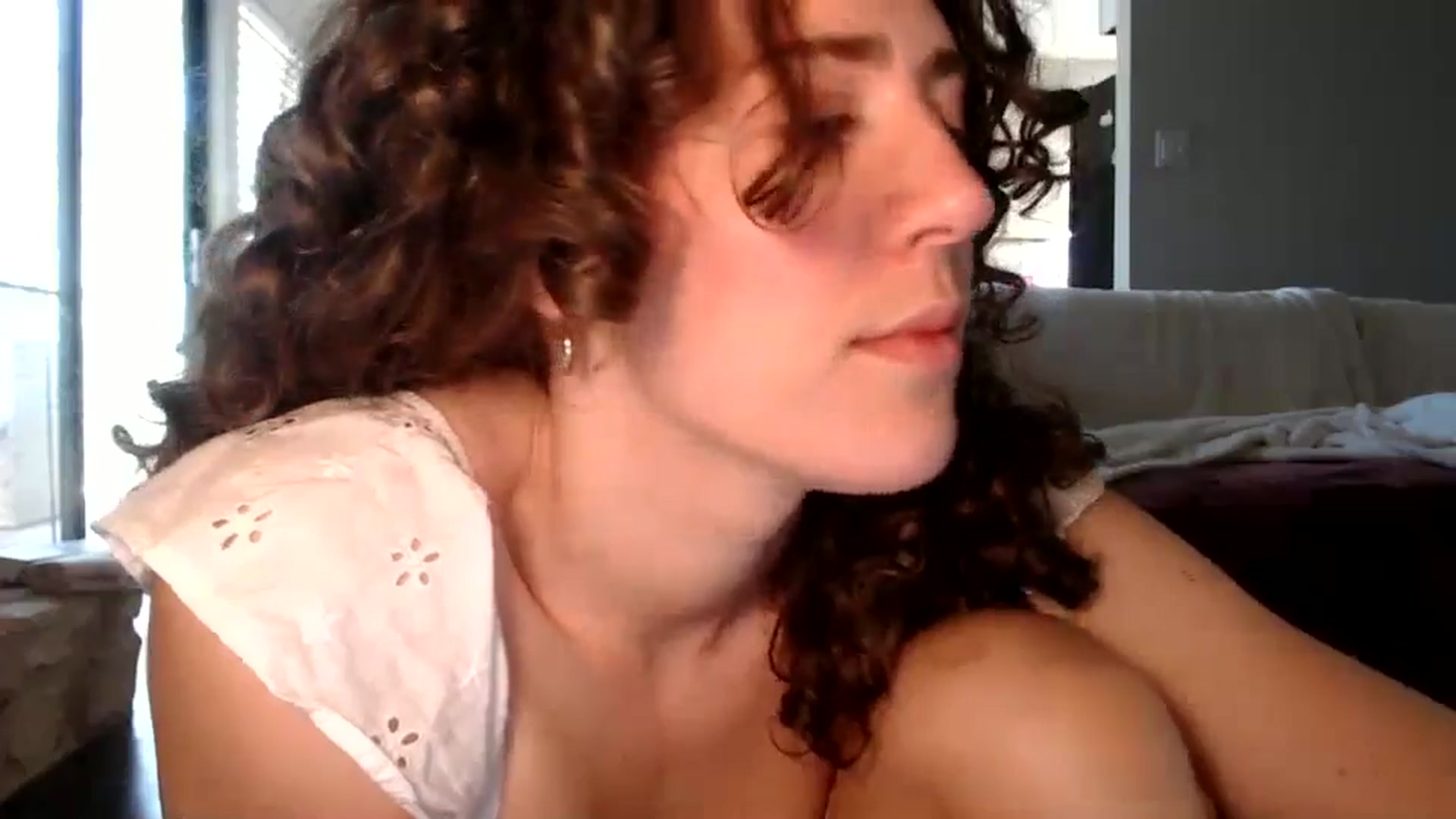 Gallery image thumbnail from Nicole_quinn's myfreecams stream on, 10/21/2024, 18:09 image 3 of 20