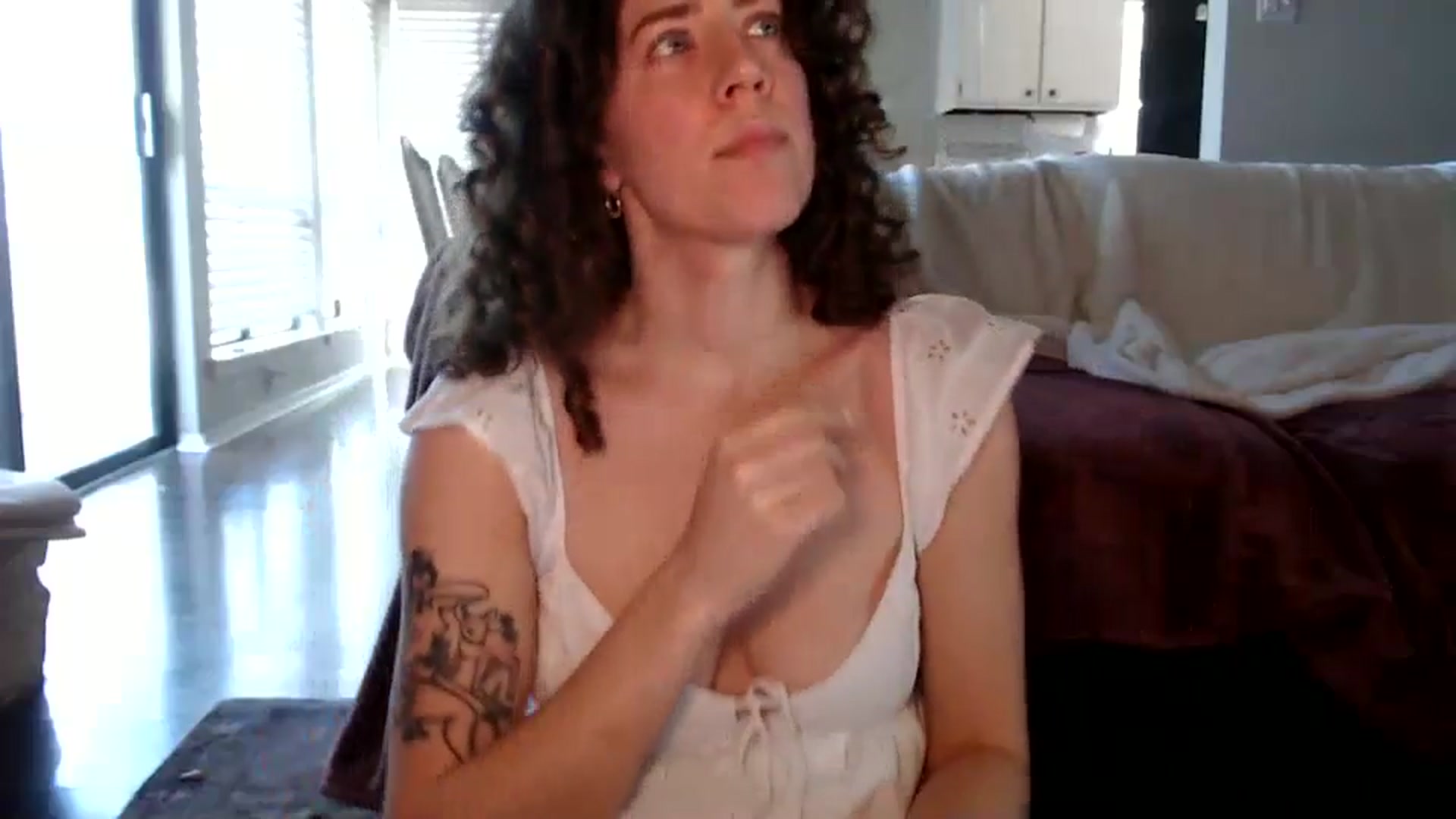 Gallery image thumbnail from Nicole_quinn's myfreecams stream on, 10/21/2024, 18:09 image 17 of 20