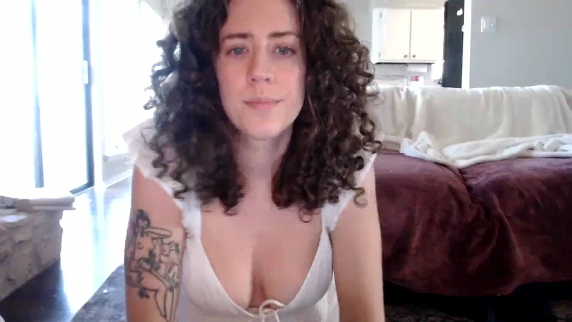 Gallery image thumbnail from Nicole_quinn's myfreecams stream on, 10/21/2024, 20:27 image 2 of 20
