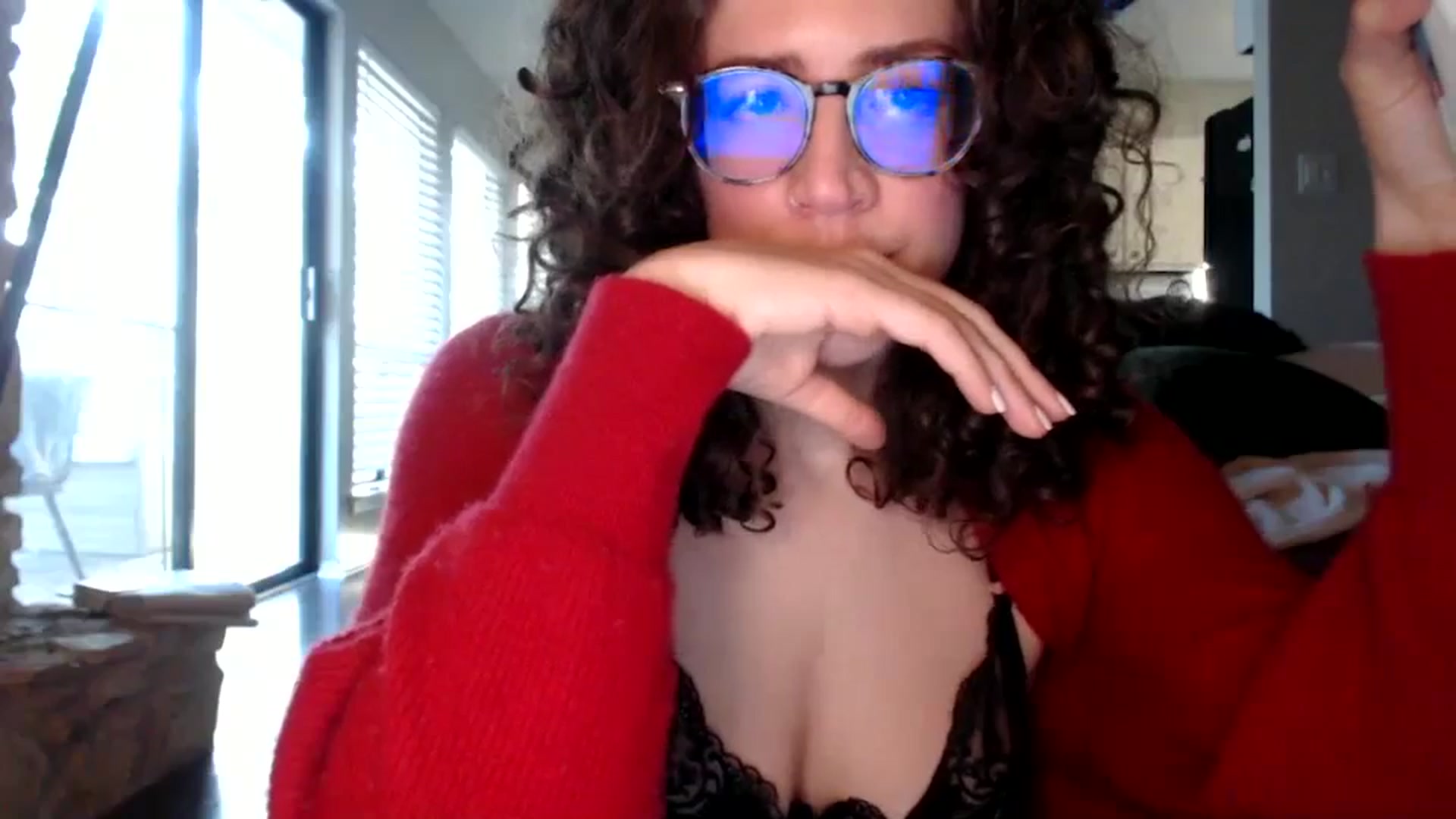 Gallery image thumbnail from Nicole_quinn's myfreecams stream on, 10/22/2024, 13:32 image 18 of 20