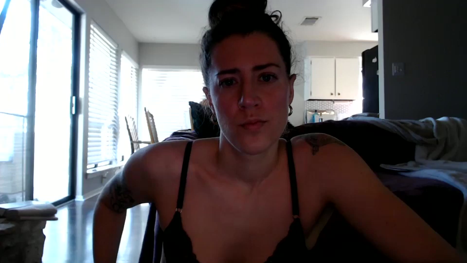 Gallery image thumbnail from Nicole_quinn's myfreecams stream on, 10/23/2024, 15:14 image 18 of 20