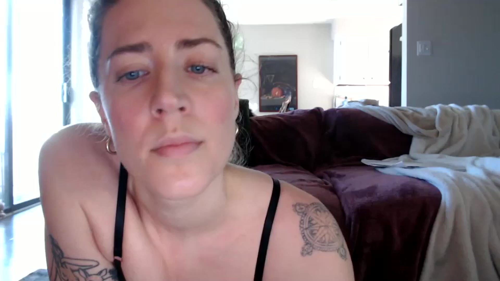 Gallery image thumbnail from Nicole_quinn's myfreecams stream on, 10/23/2024, 16:38 image 1 of 20