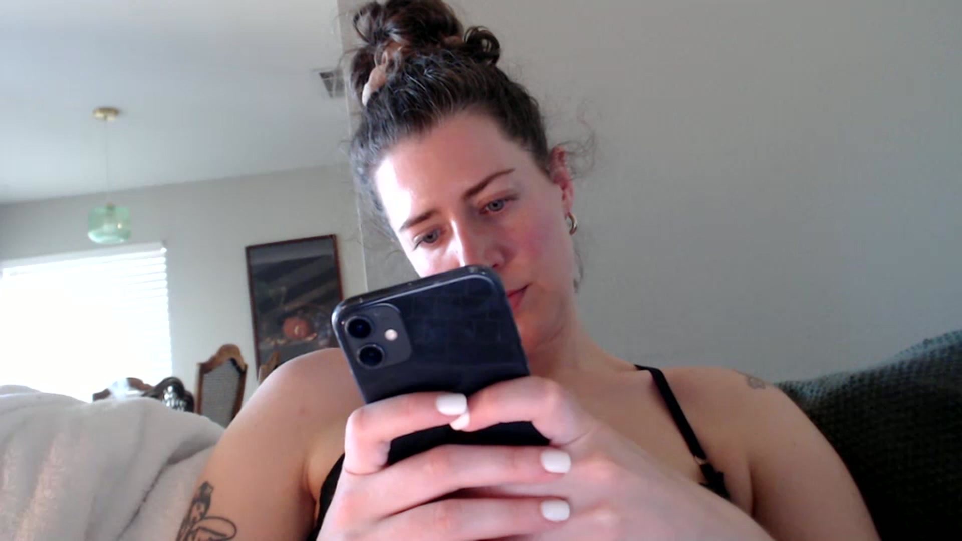 Gallery image thumbnail from Nicole_quinn's myfreecams stream on, 10/23/2024, 20:14 image 6 of 20