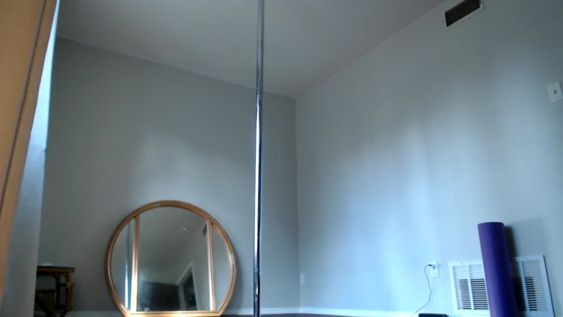 Gallery image thumbnail from Nicole_quinn's myfreecams stream on, 10/28/2024, 16:06 image 13 of 20