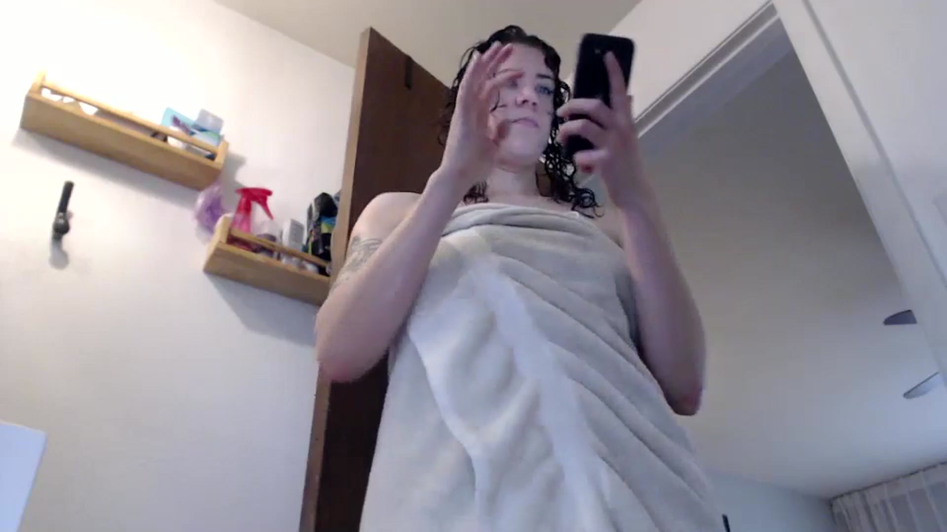 Gallery image thumbnail from Nicole_quinn's myfreecams stream on, 10/31/2024, 14:19 image 8 of 20