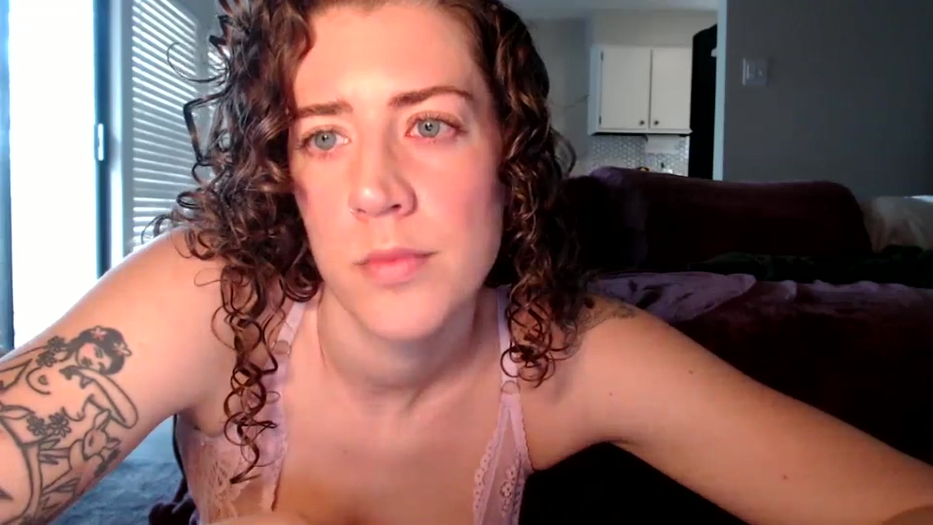 Gallery image thumbnail from Nicole_quinn's myfreecams stream on, 10/31/2024, 15:23 image 16 of 20
