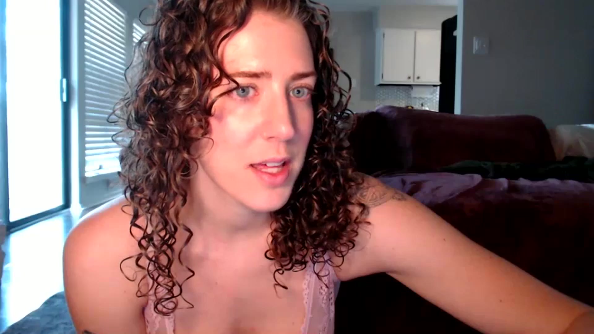Gallery image thumbnail from Nicole_quinn's myfreecams stream on, 10/31/2024, 15:23 image 13 of 20