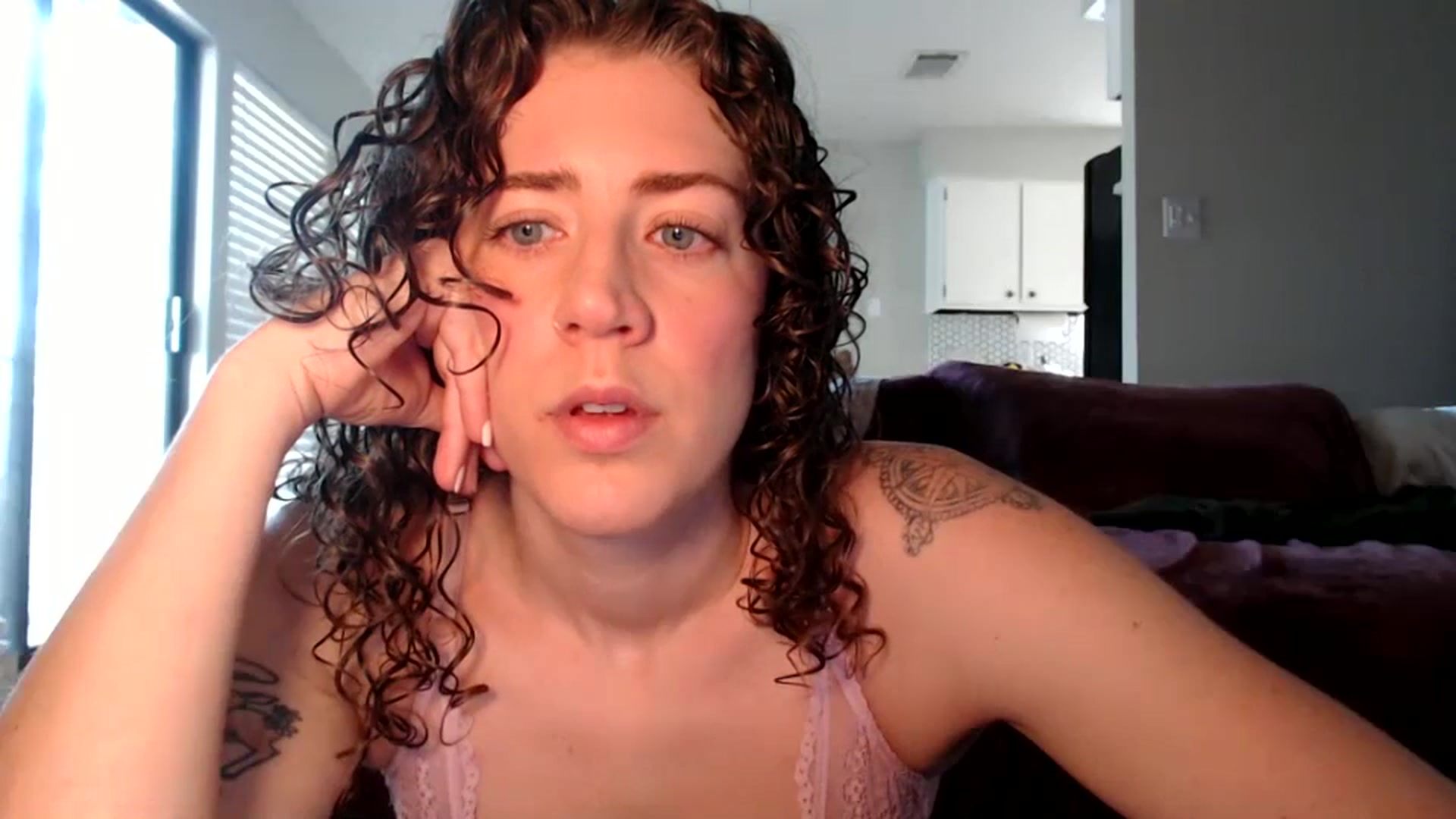 Gallery image thumbnail from Nicole_quinn's myfreecams stream on, 10/31/2024, 15:23 image 4 of 20