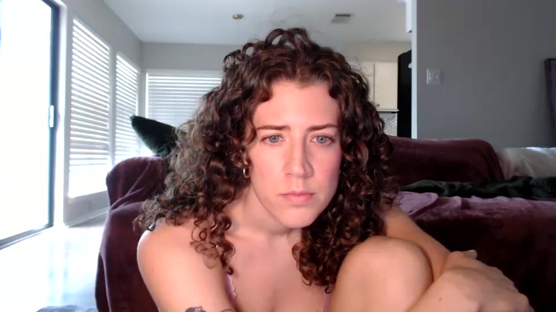 Gallery image thumbnail from Nicole_quinn's myfreecams stream on, 10/31/2024, 16:43 image 12 of 20