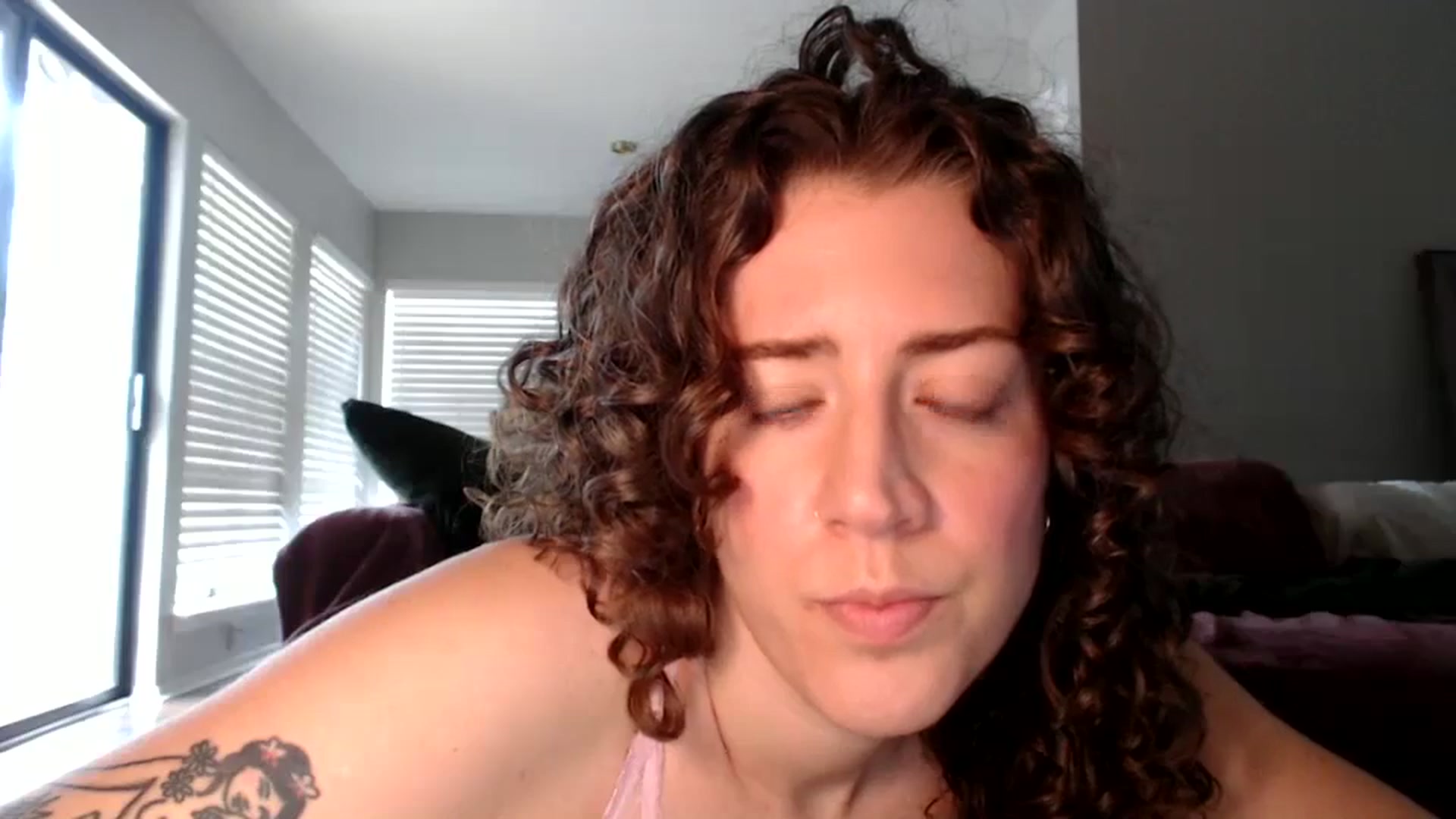 Gallery image thumbnail from Nicole_quinn's myfreecams stream on, 10/31/2024, 16:43 image 4 of 20